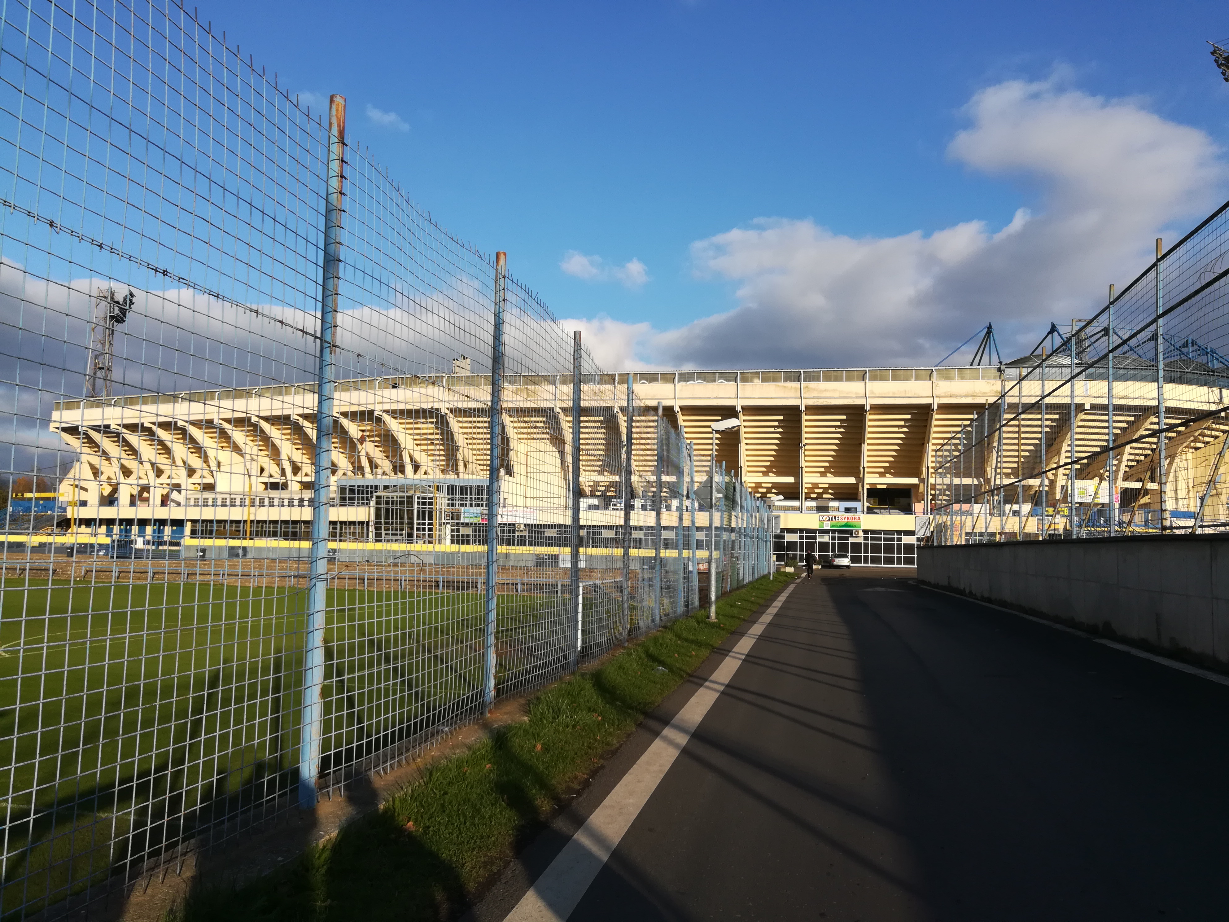 Fotbalový stadion Na Stínadlech foto 1