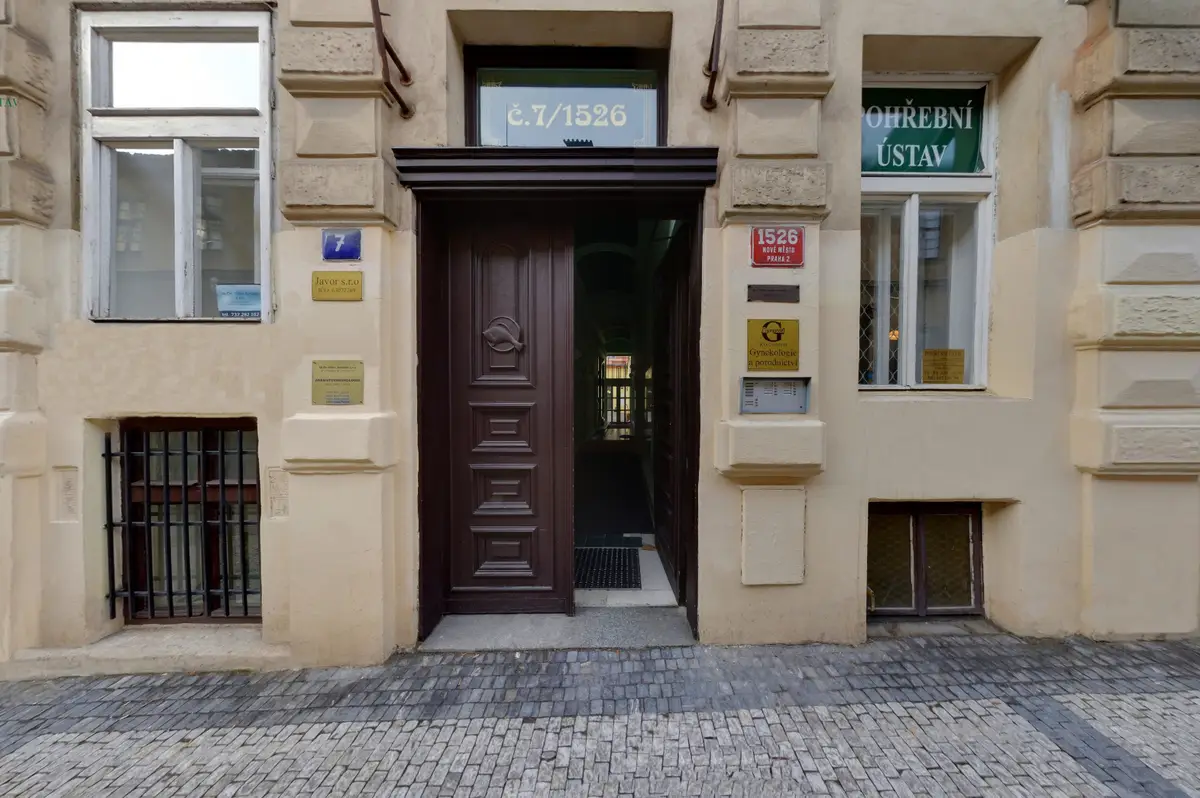 POHŘEBNÍ ÚSTAV ELPIS