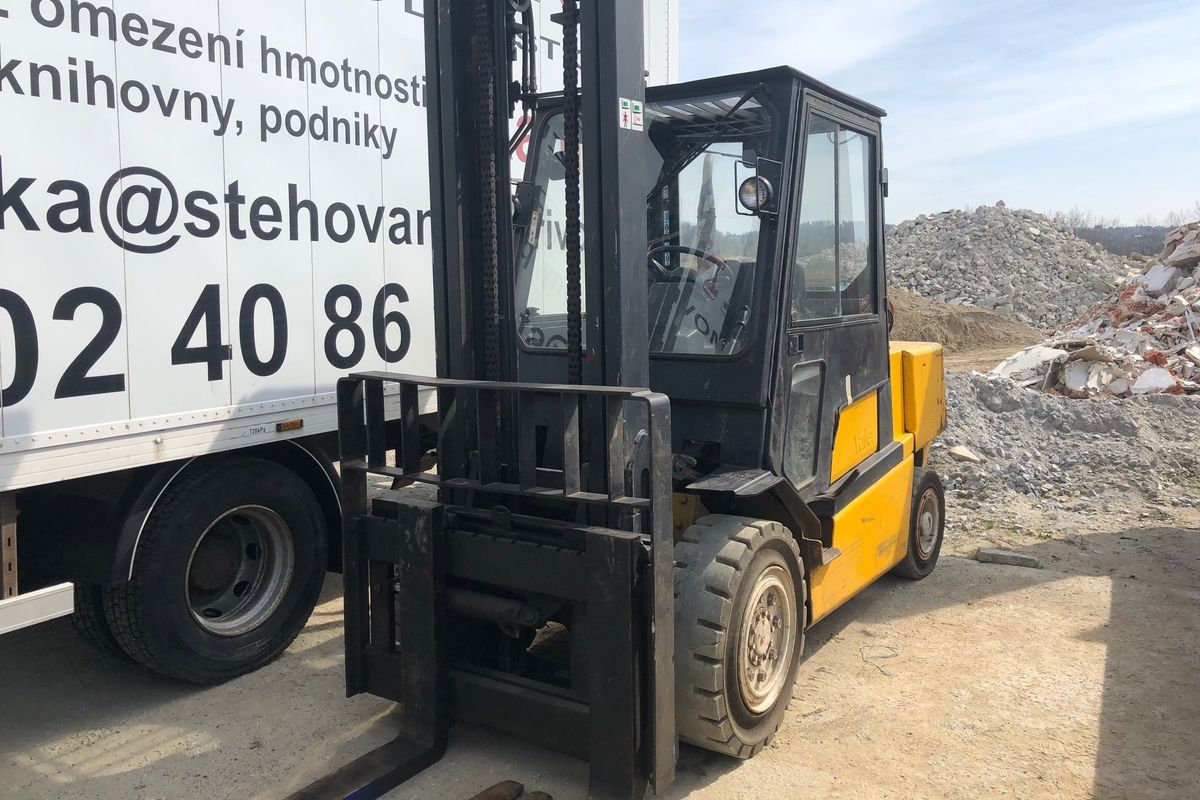 Pronájem vysokozdvižných vozíků 3,5t až 5t
