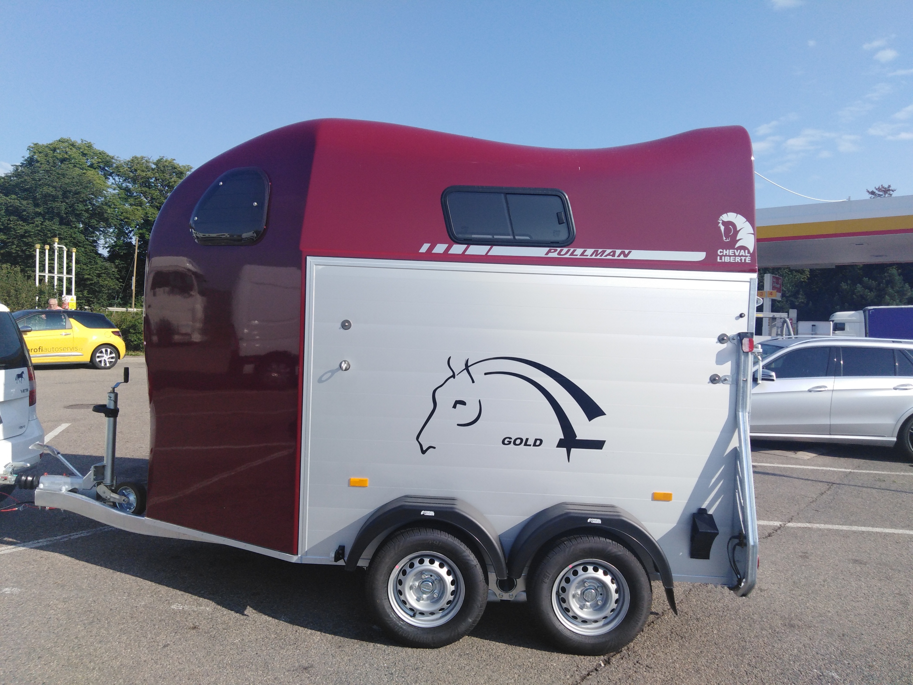 Jolana Česáková - Pronájem přívěsů na koně