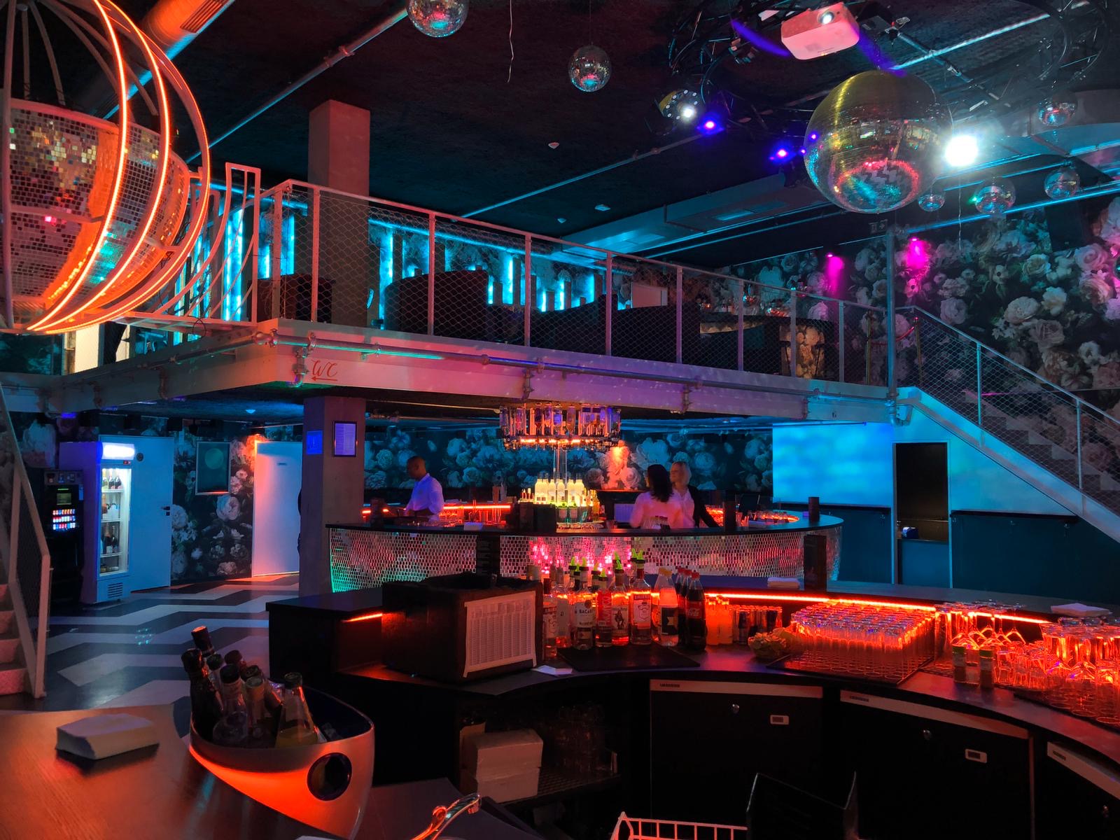 USULIO HOLDING foto 3