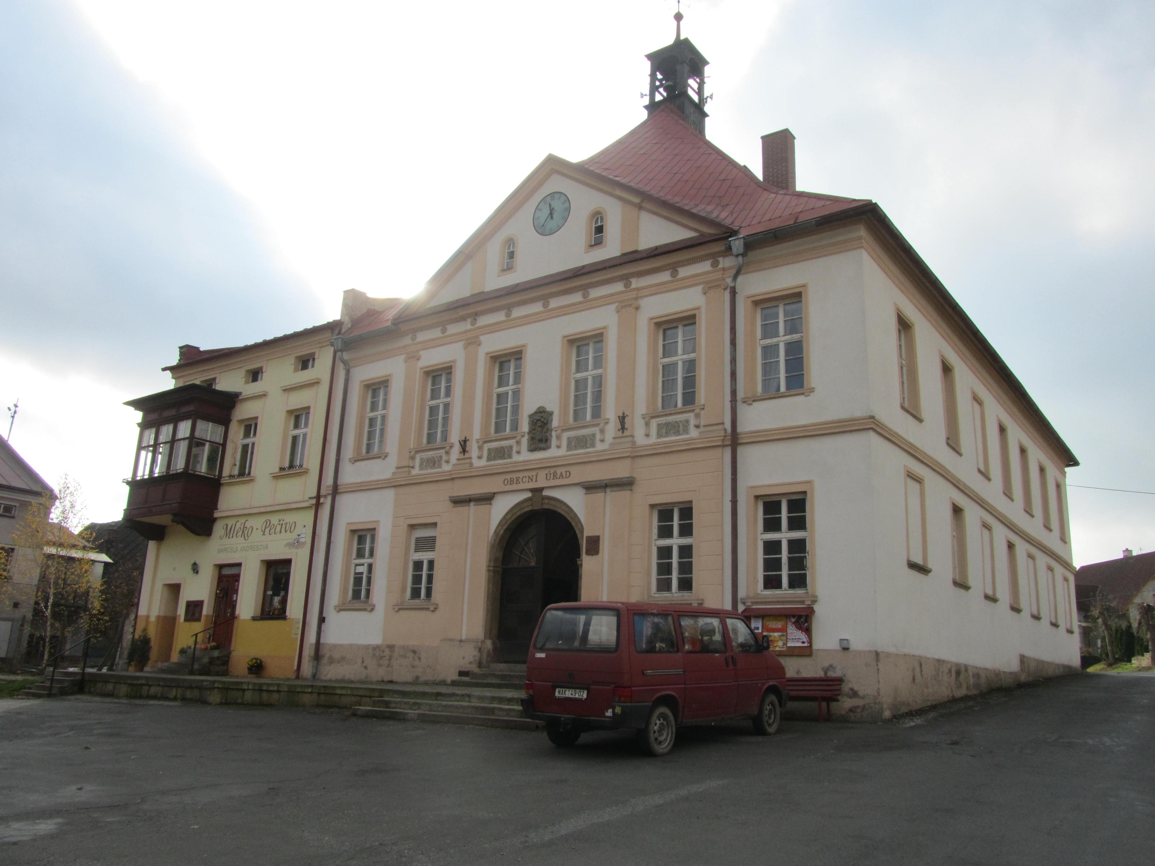 Stárkov - městský úřad foto 3