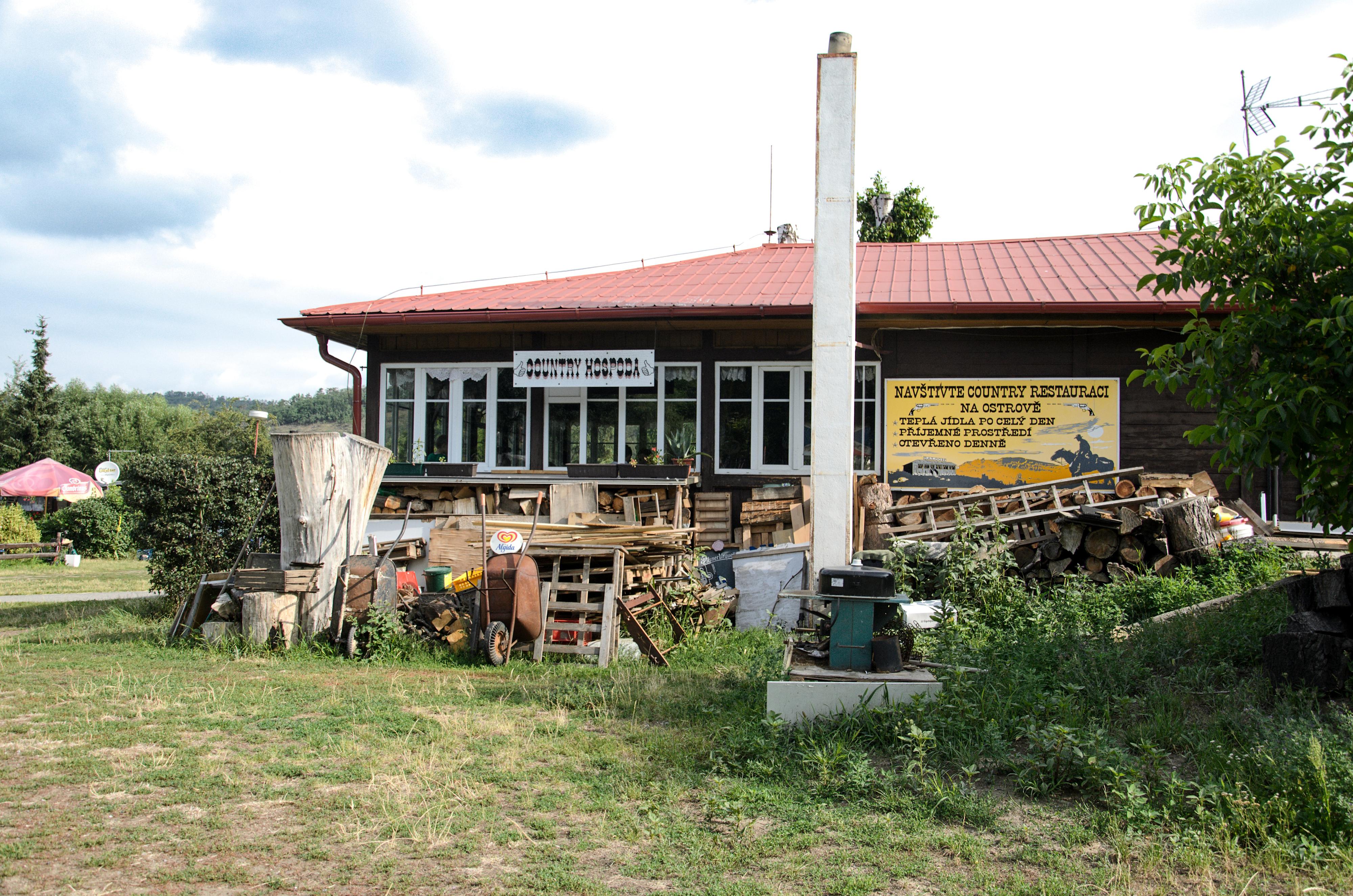 Country hospoda na Ostrově foto 2