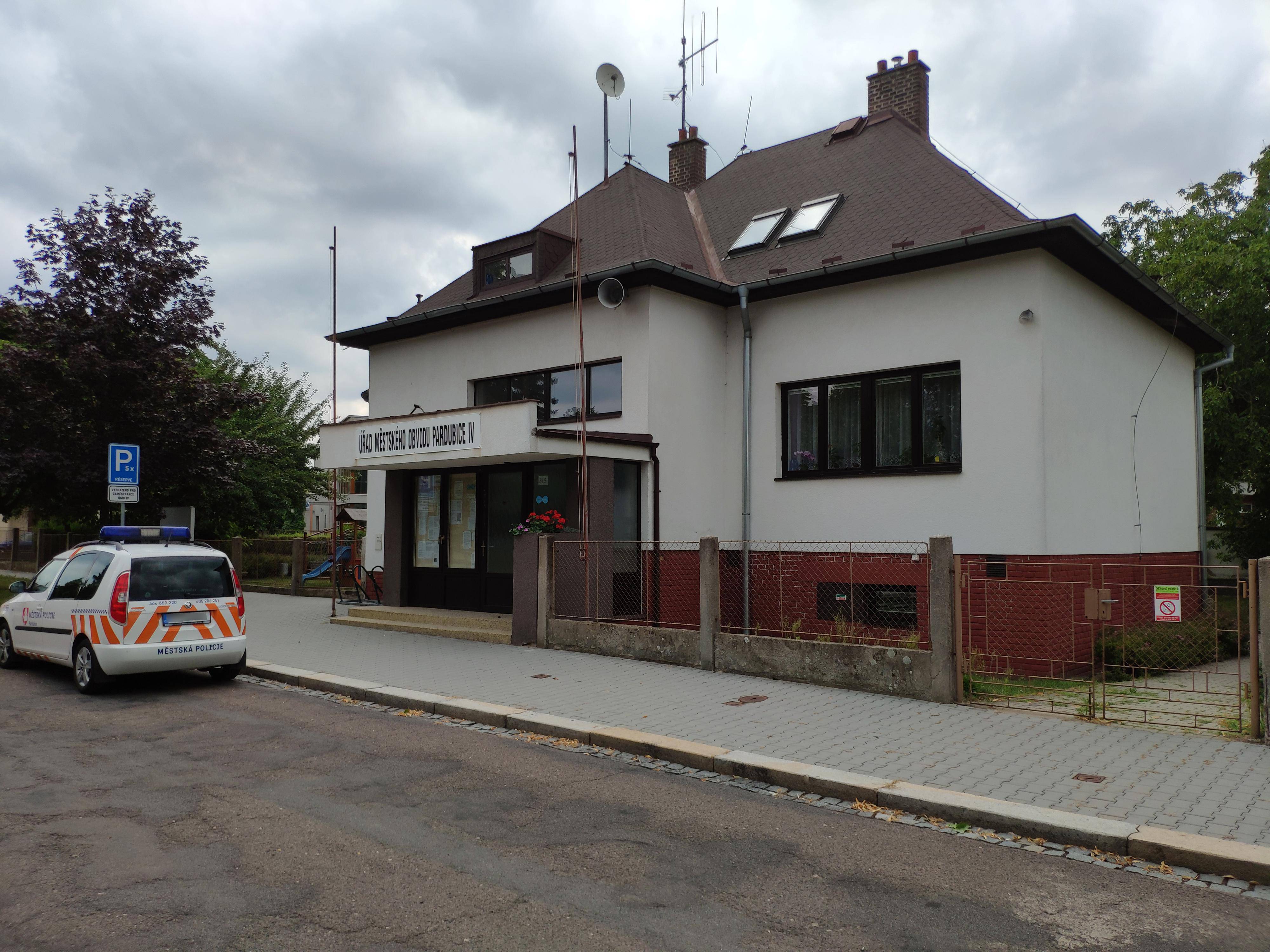Úřad městského obvodu Pardubice IV foto 2