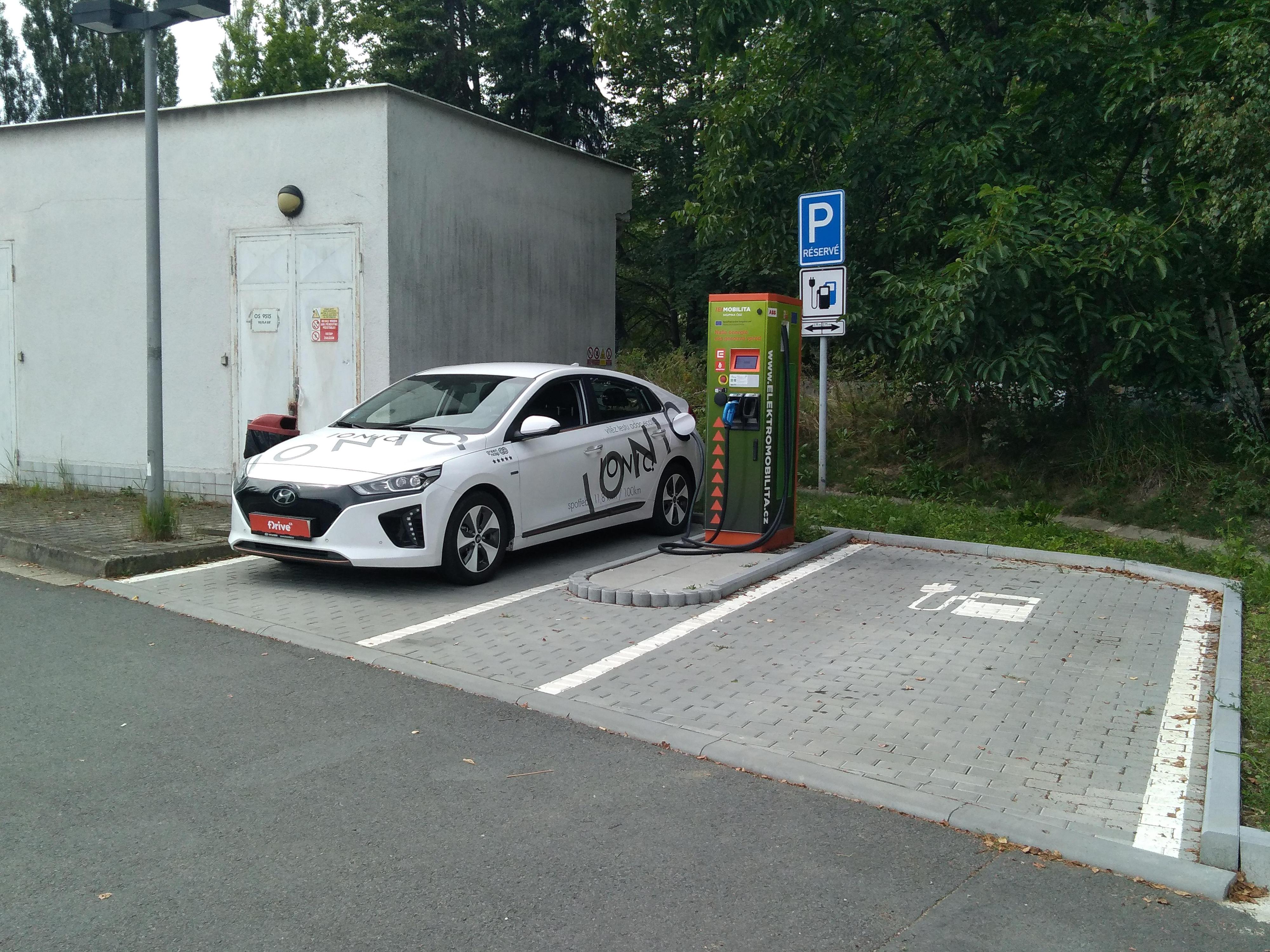 Nabíjecí stanice ČEZ