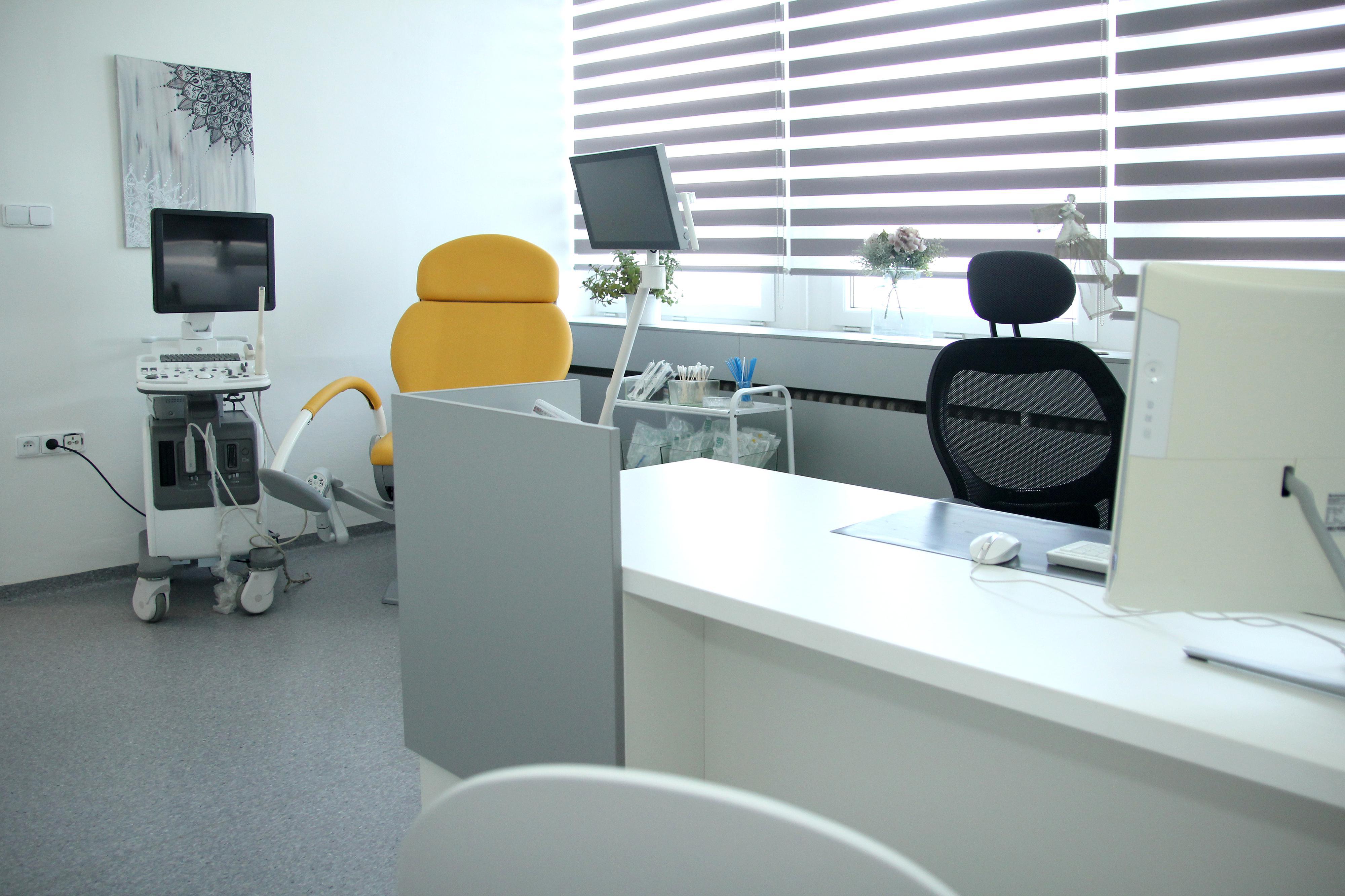 MUDr. Iva Výmolová - GYNTOP s.r.o.