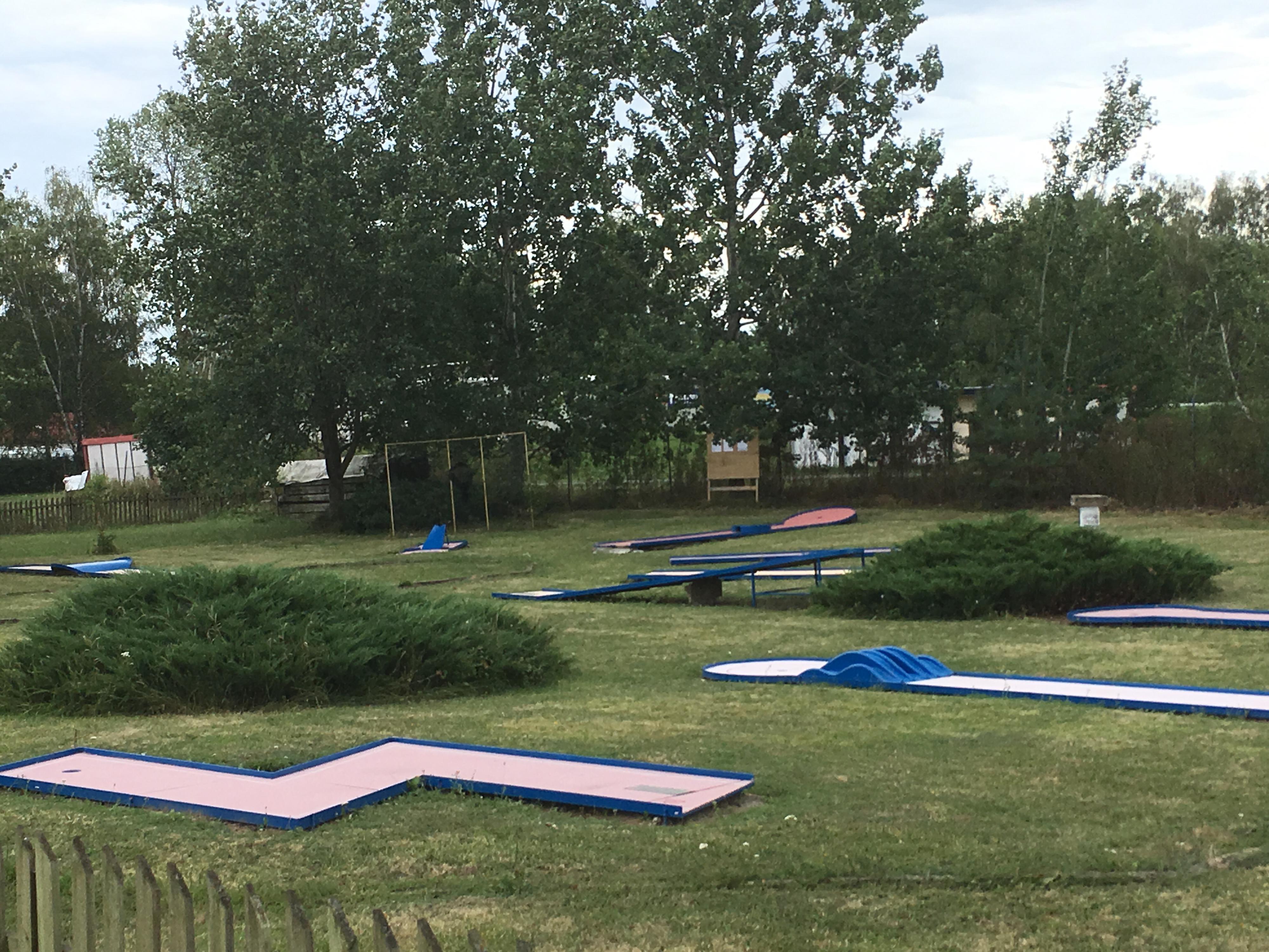 Minigolf  Areál Cihelna foto 3