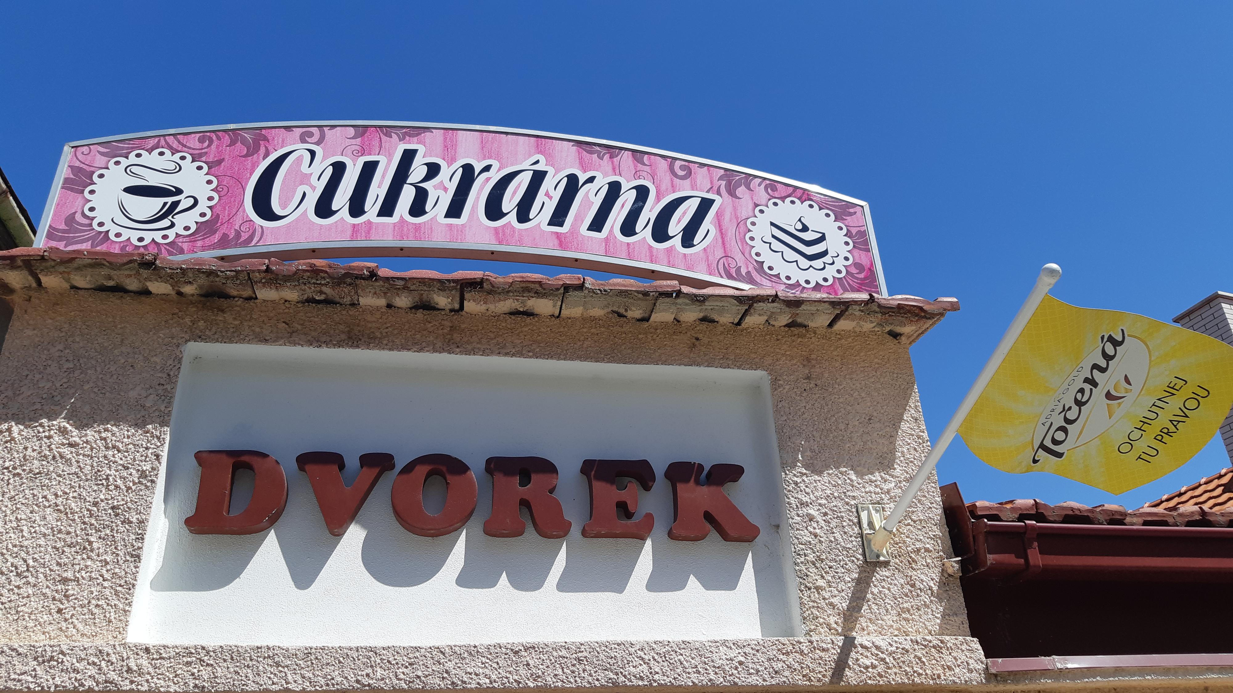 Cukrárna ve dvorku foto 2