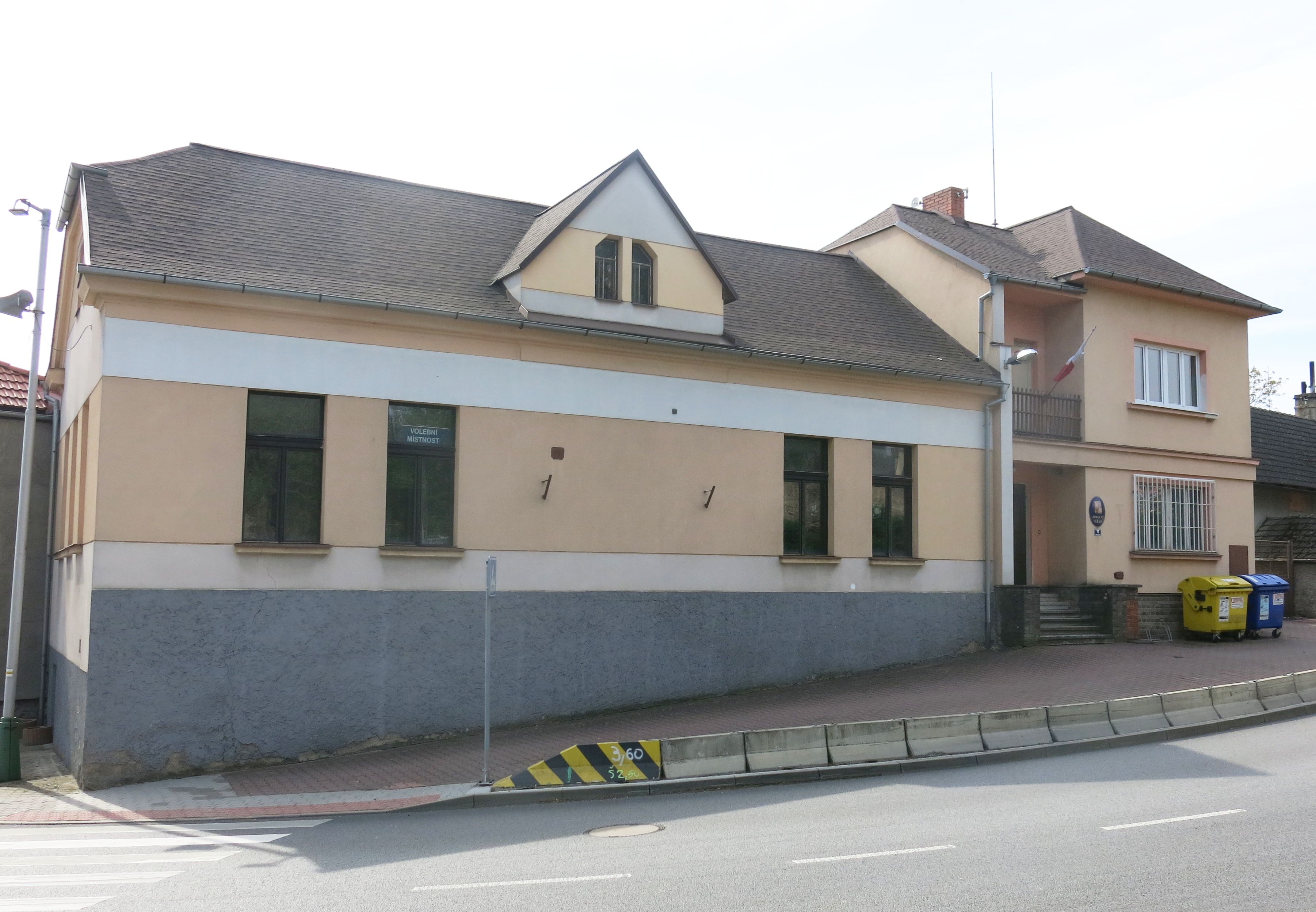 Jizerní Vtelno - obecní úřad foto 2
