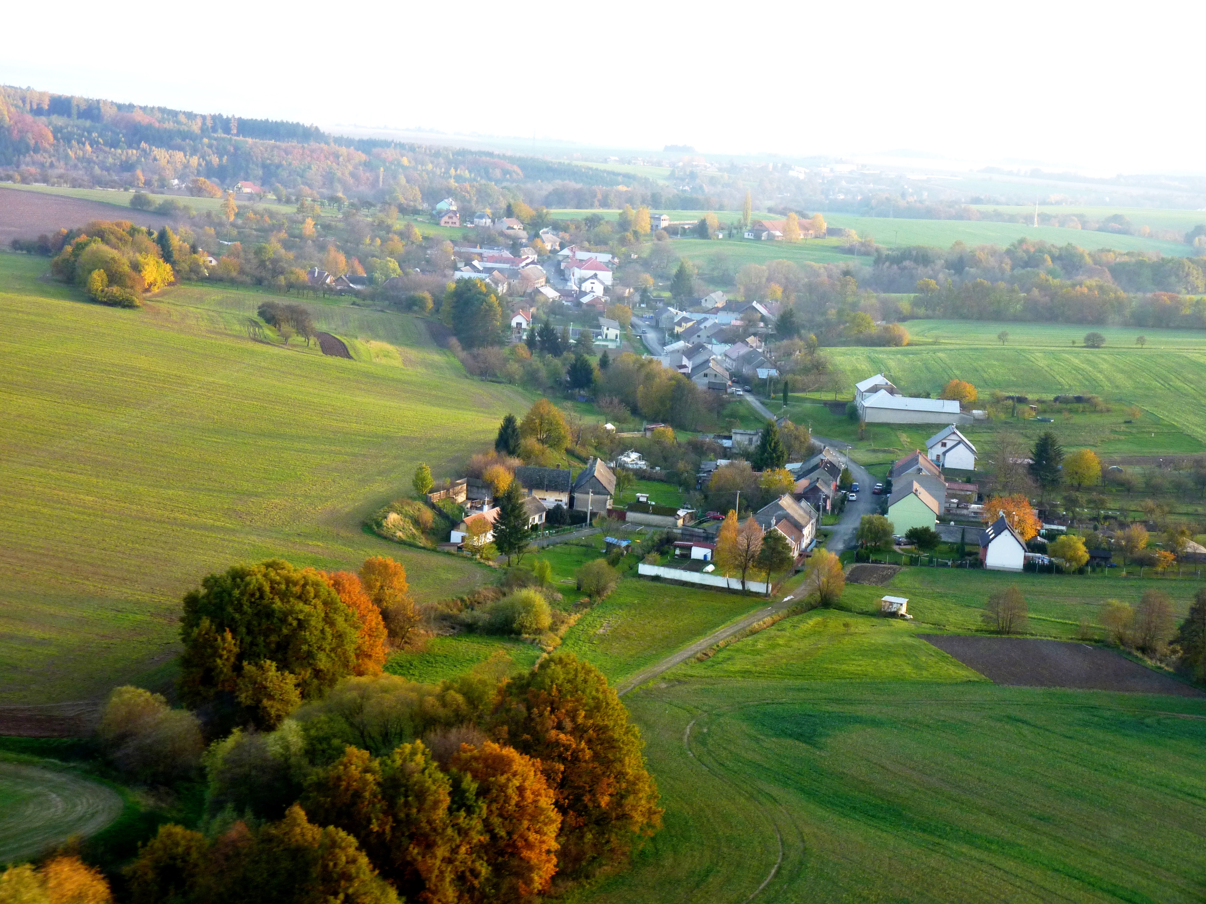 Lazníčky - obecní úřad foto 2