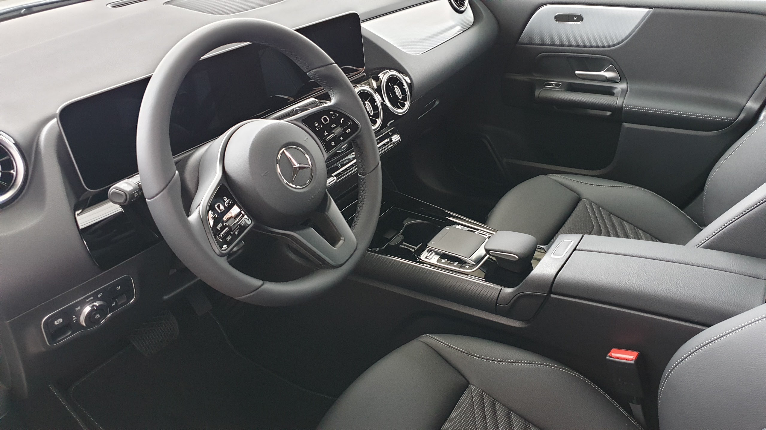 Especiál s.r.o. - Rent Car foto 4