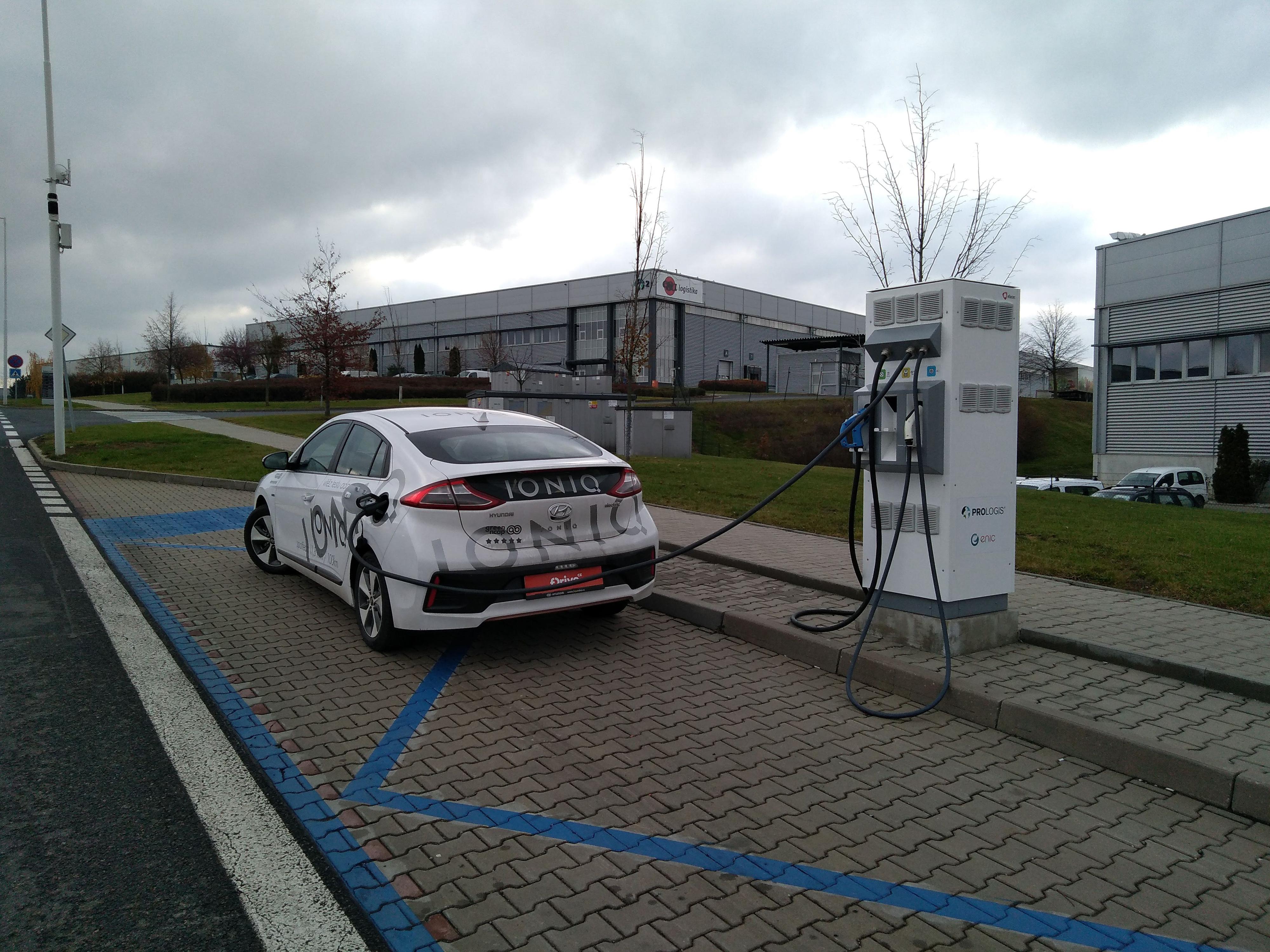 EVSELECT s.r.o. - nabíjecí stanice foto 2