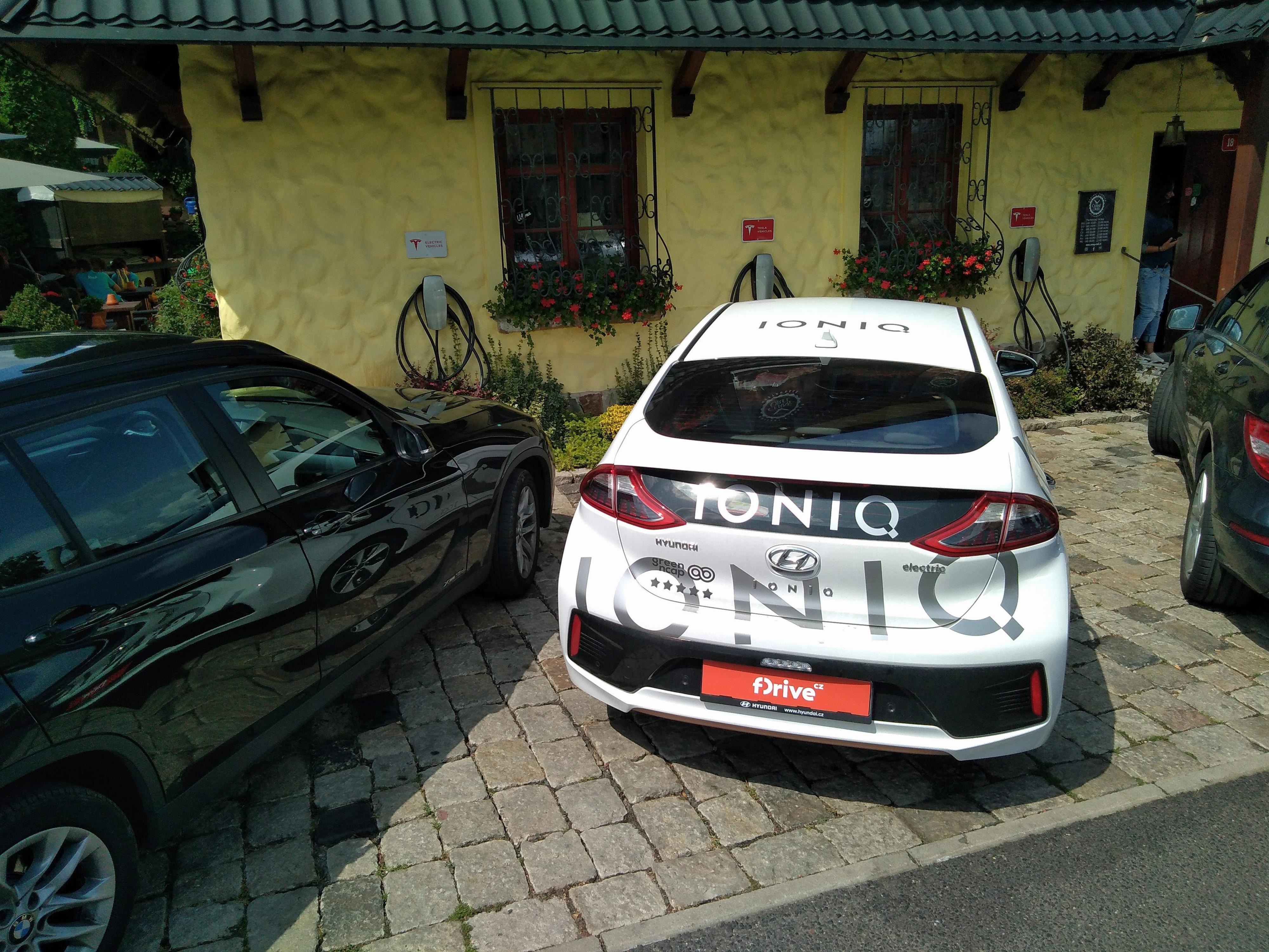 Nabíjecí stanice pro elektromobily foto 2