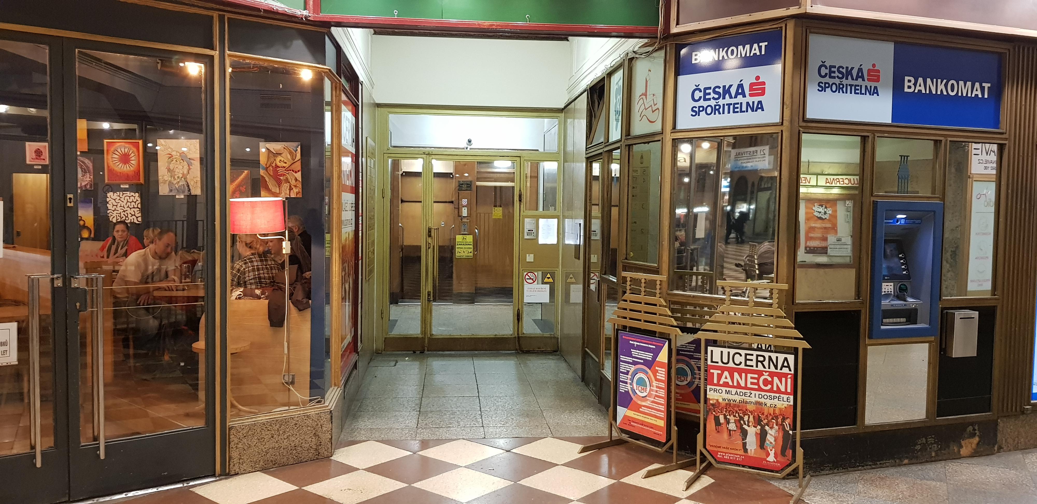 Škola Umění milování foto 2