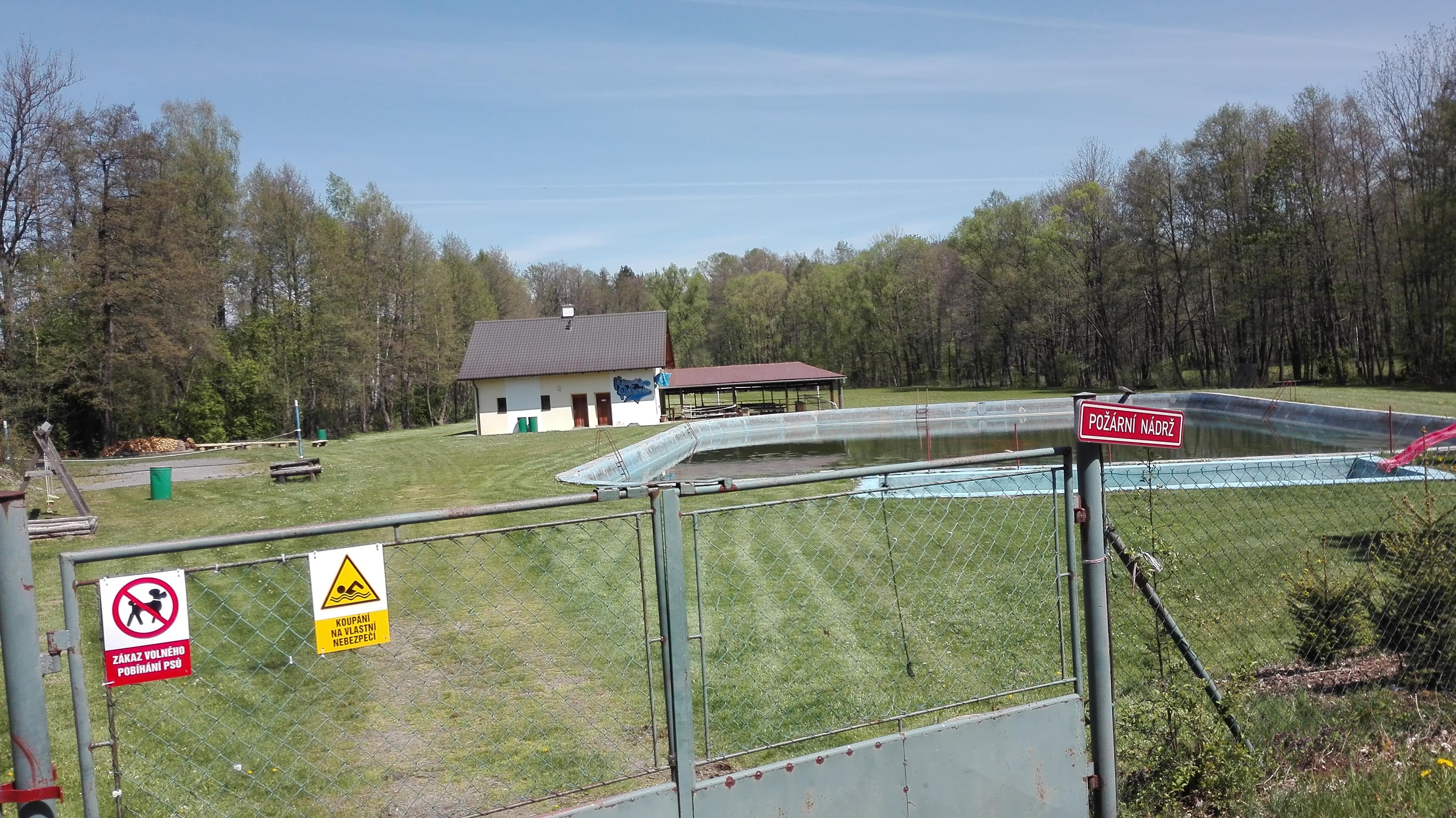 Koupaliště Petrovice u Sušice foto 3