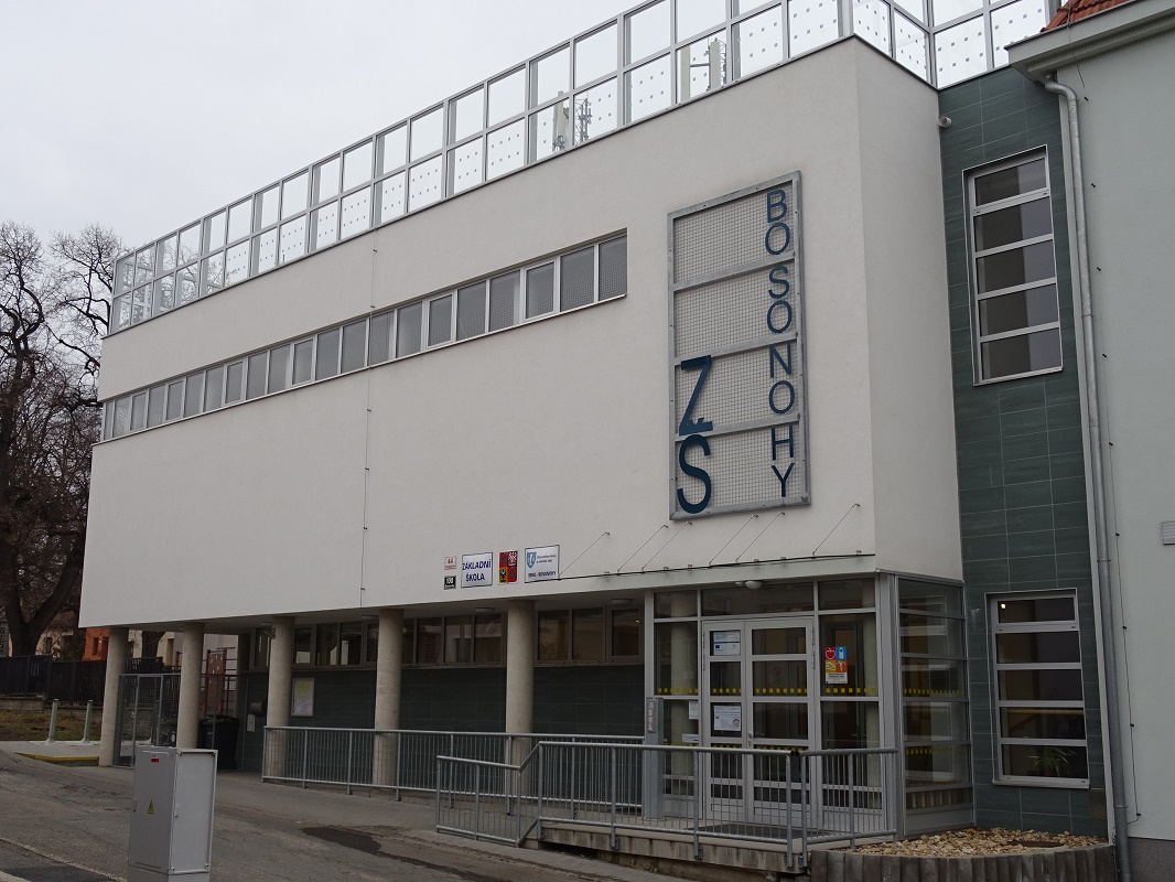 ZŠ a MŠ Brno, Bosonožské náměstí