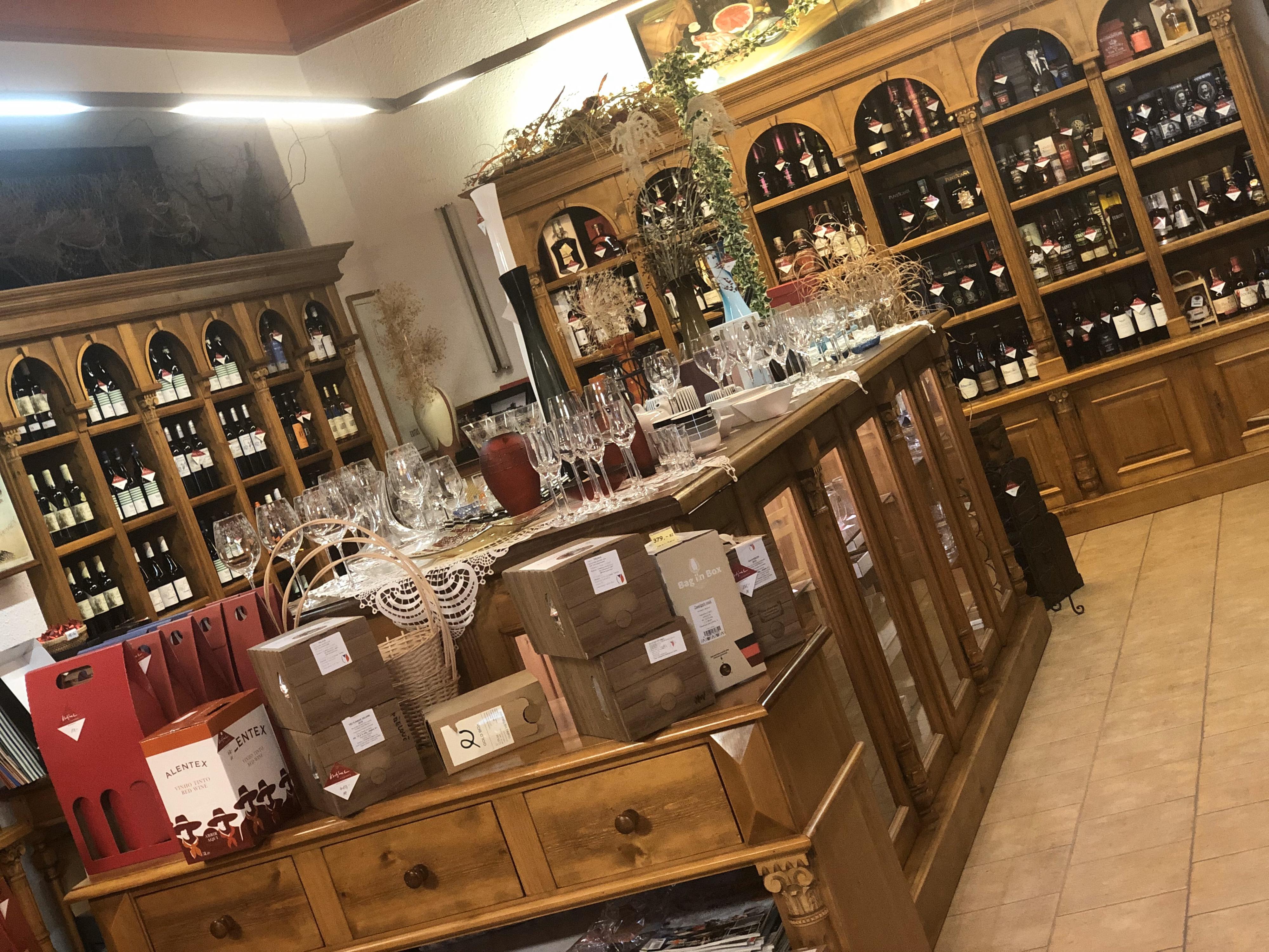 Vinotéka a Galerie Kotýnek foto 5