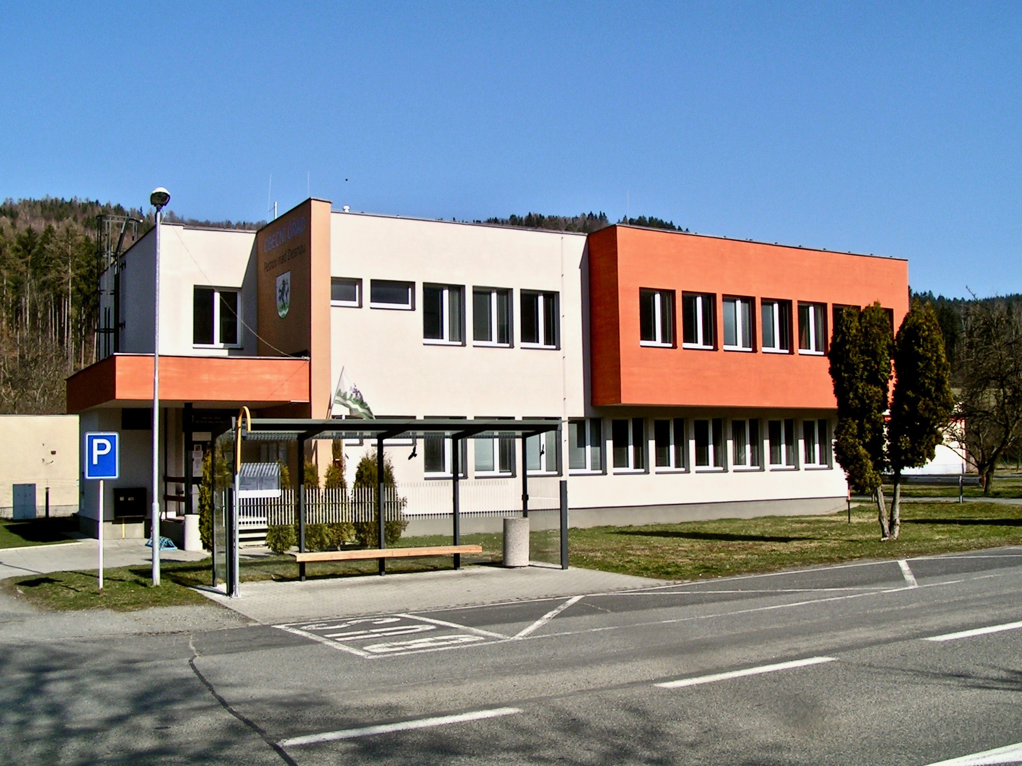 Petrov nad Desnou - obecní úřad foto 2