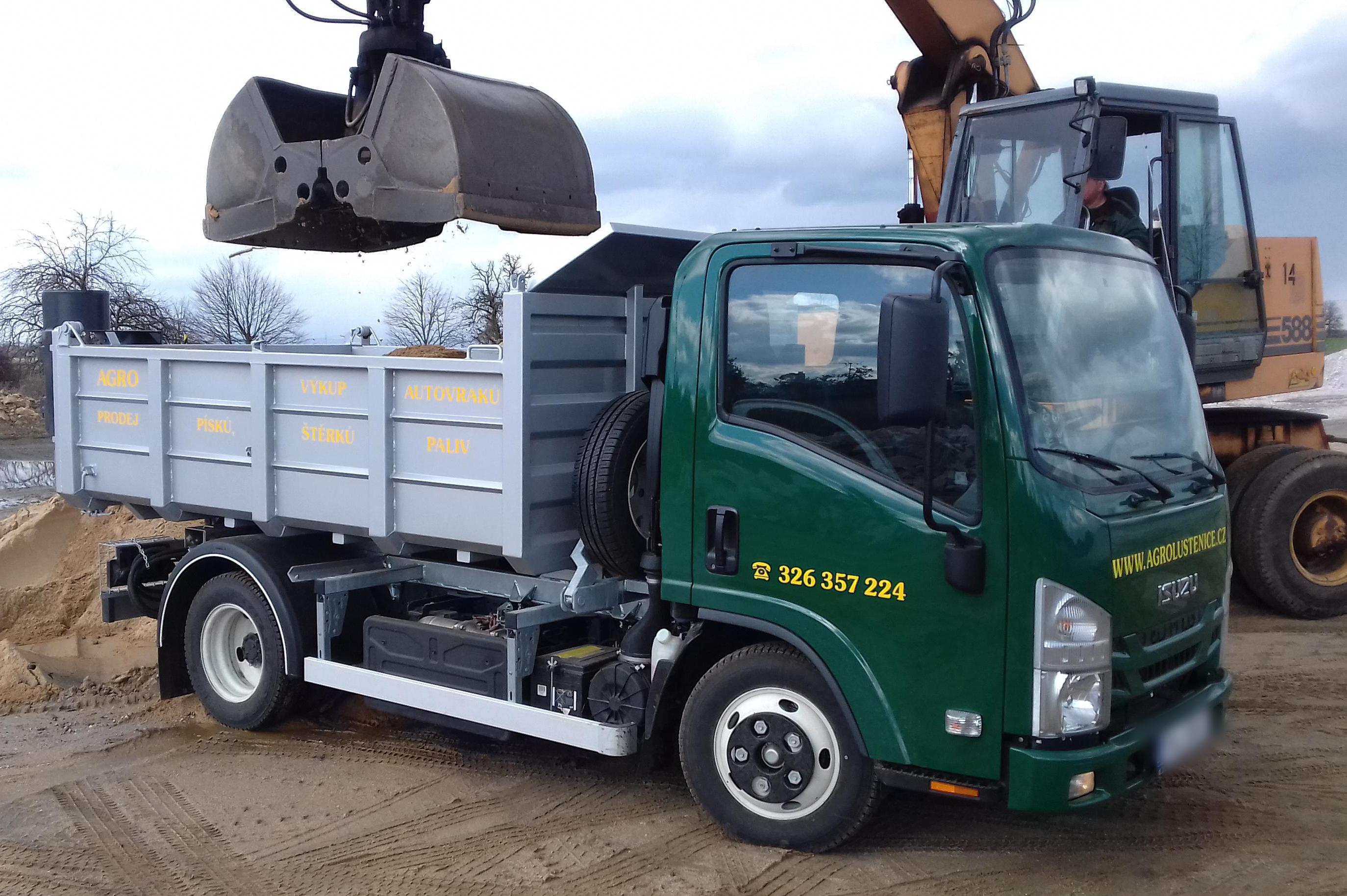 Agro, družstvo služeb Luštěnice