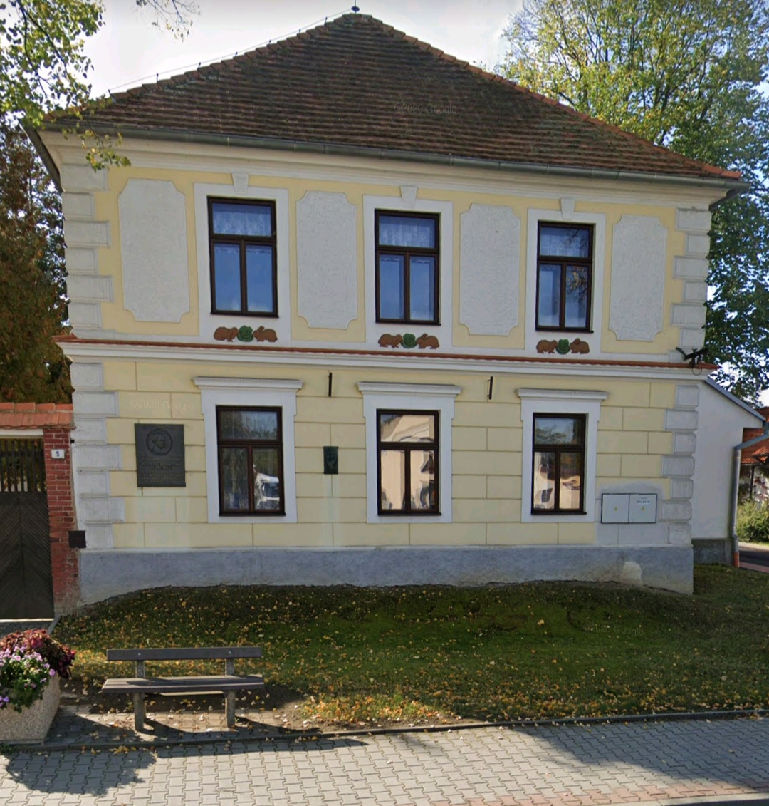 Knihovna městyse Bernartice foto 2