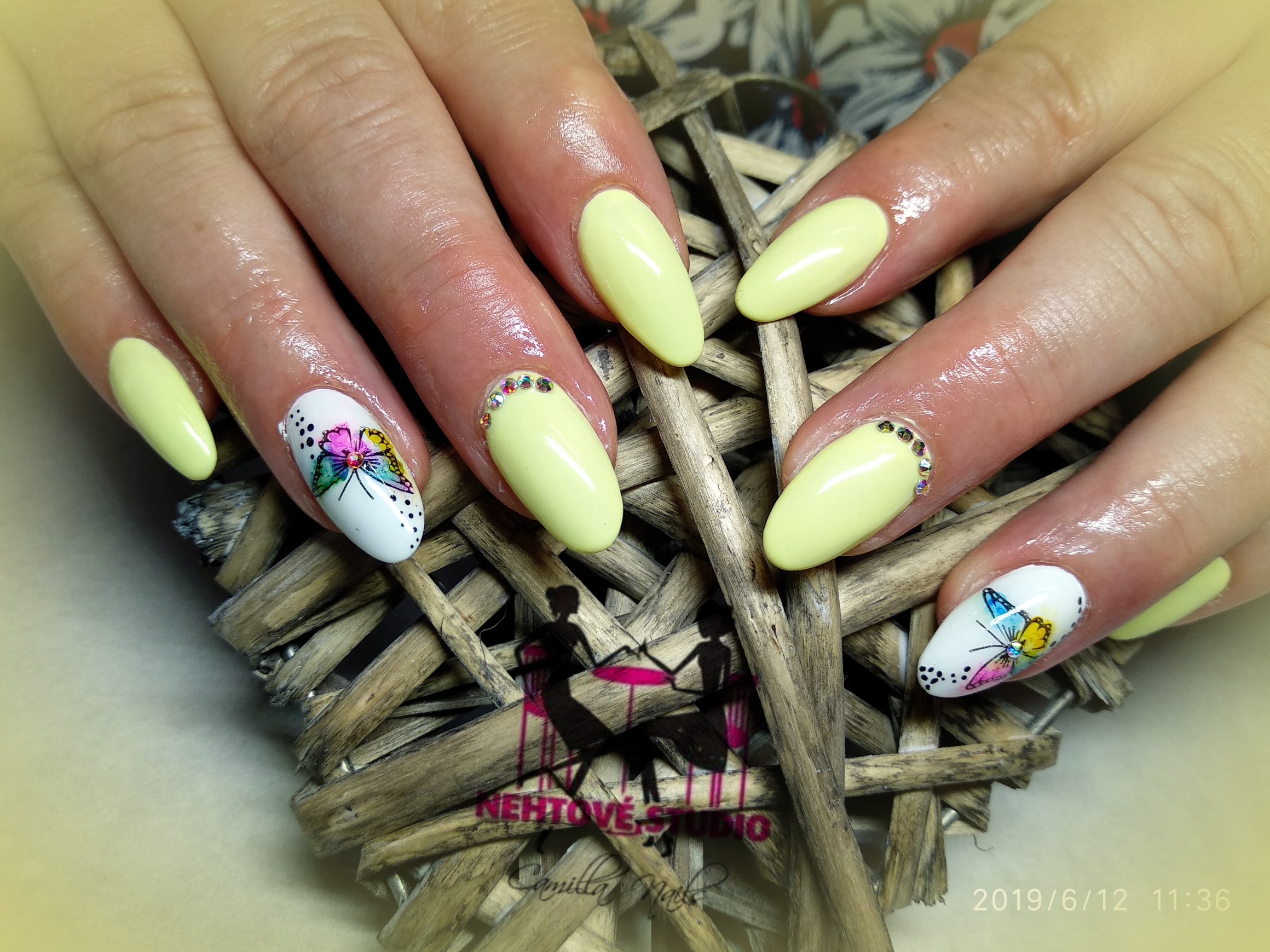 Kamila Urbanová nehtový design foto 4