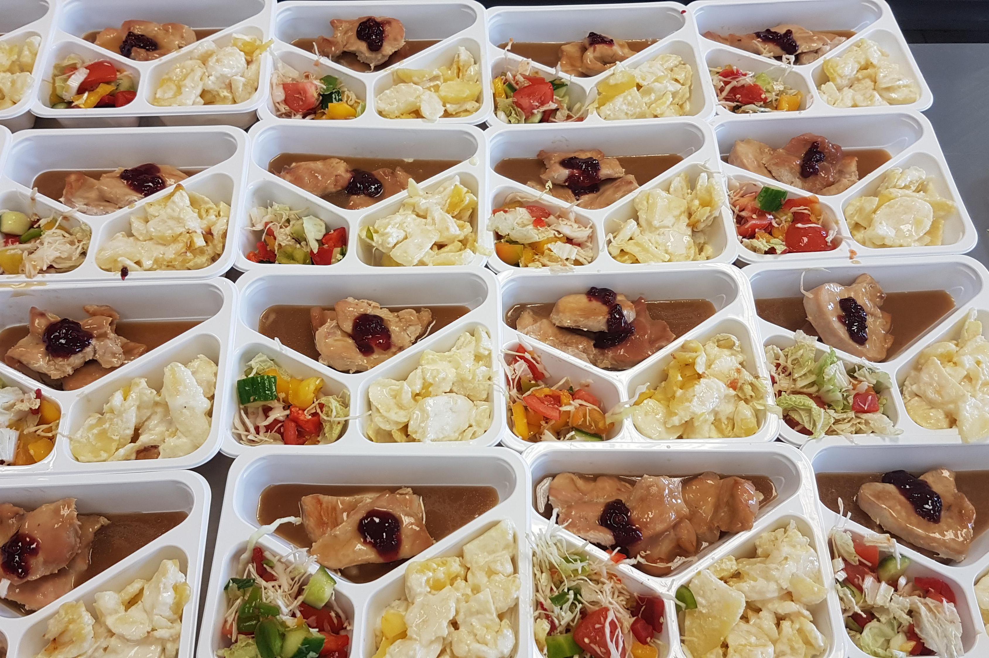 Rozvoz jídel domů i do zaměstnání