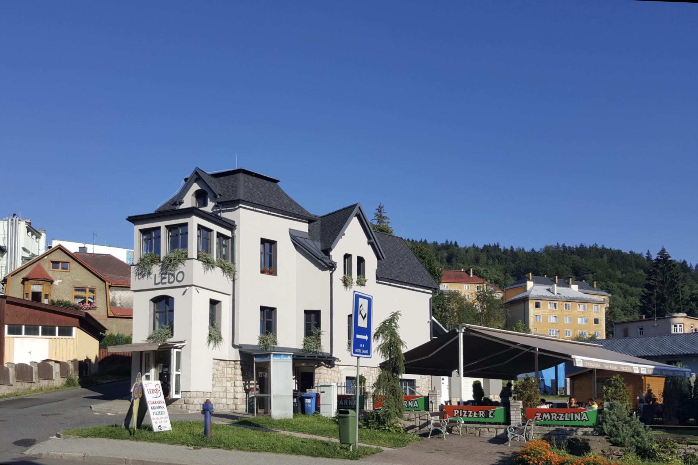 Cukrarna Ledo Cafe s.r.o