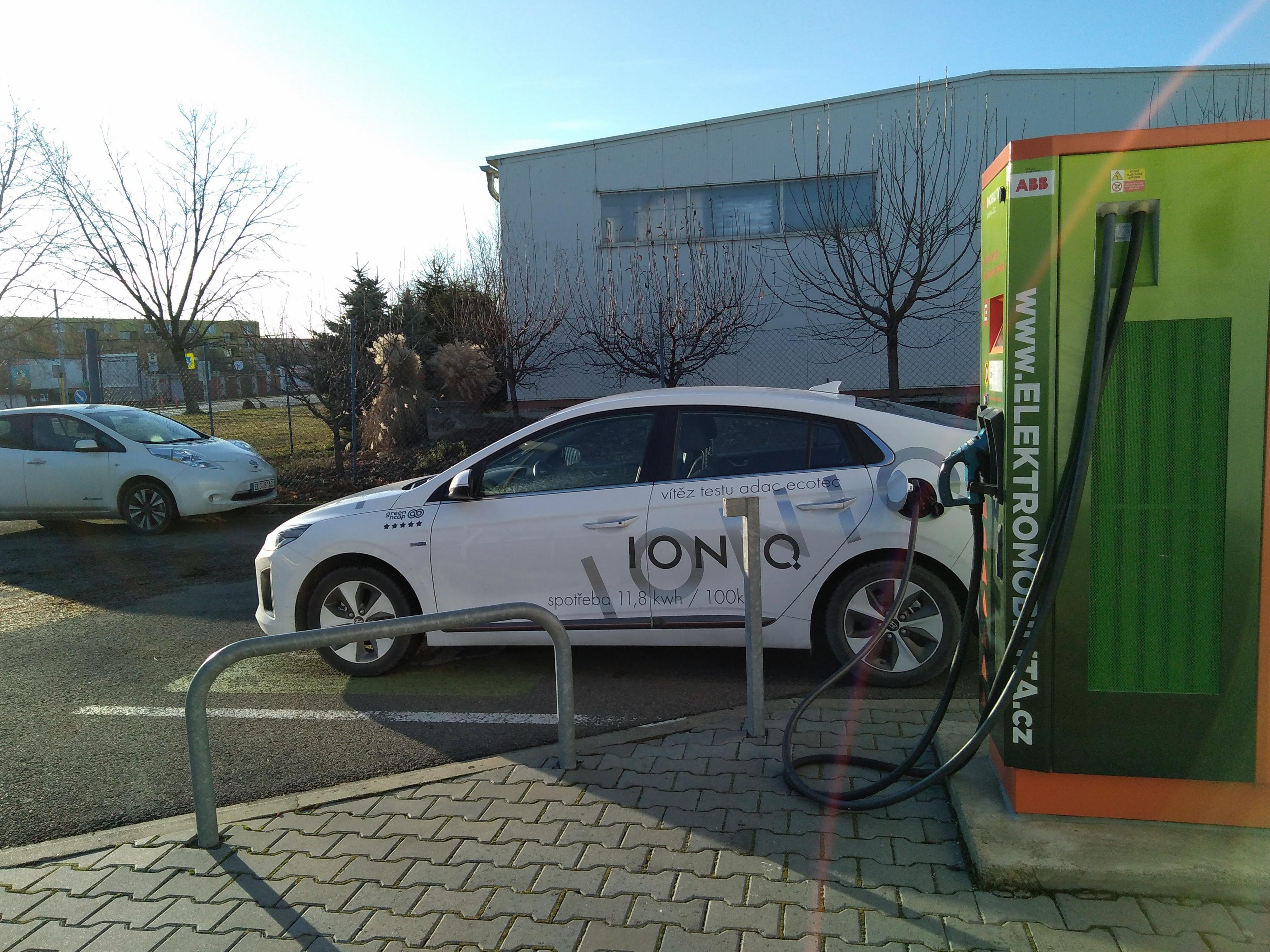 Nabíjecí stanice ČEZ foto 2