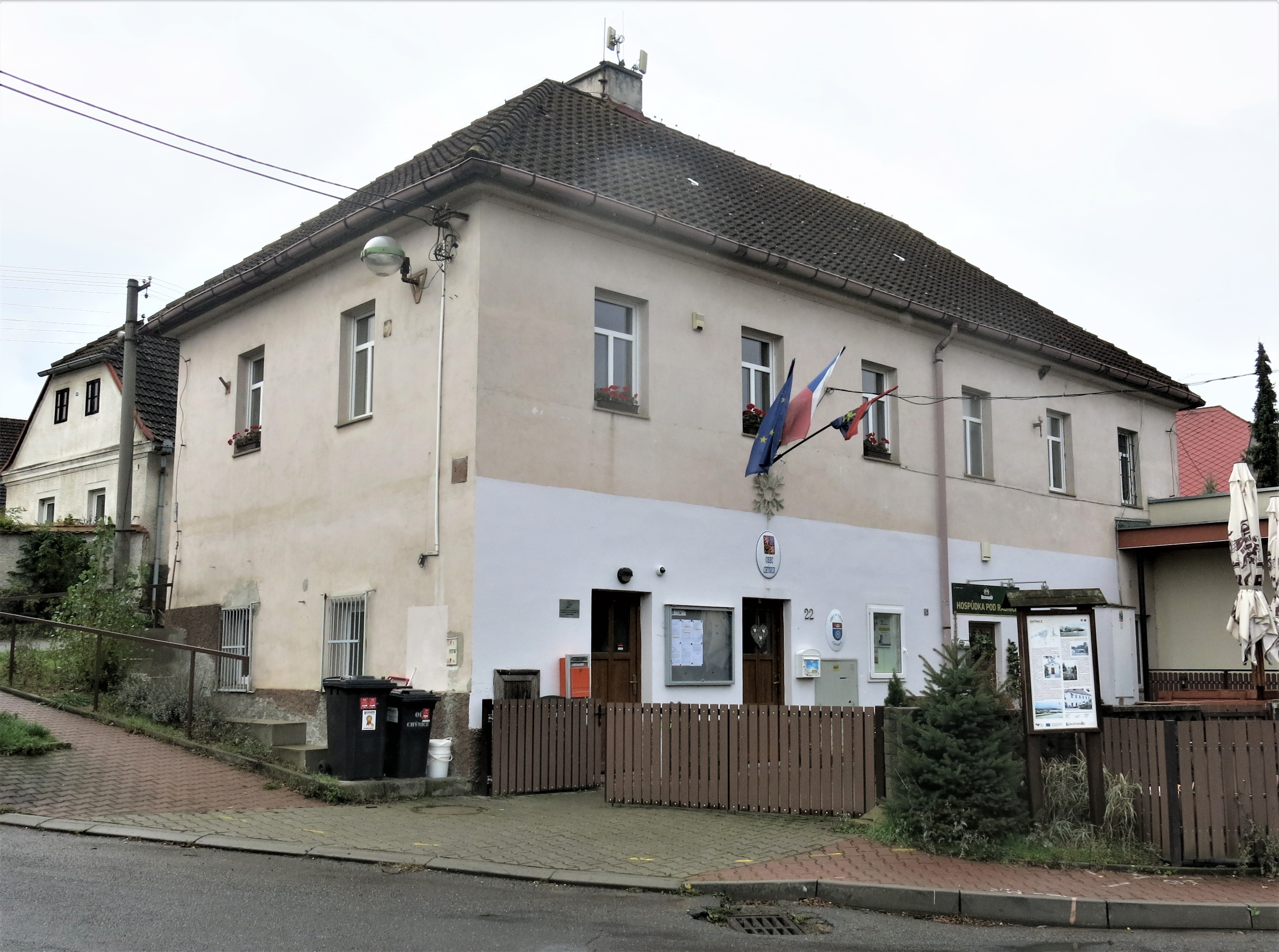 Chýnice - obecní úřad foto 2
