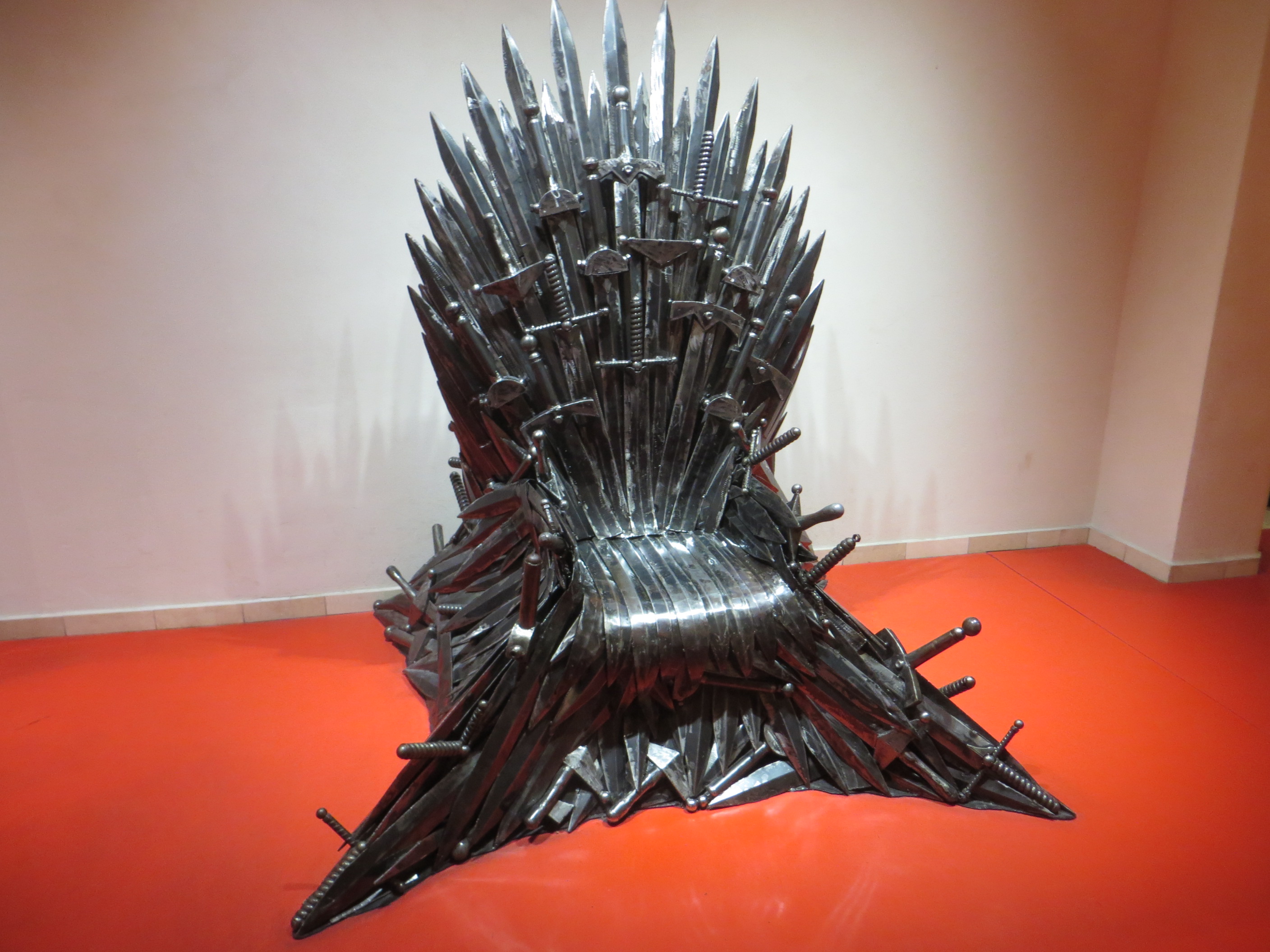 Galerie ocelových figurín foto 5