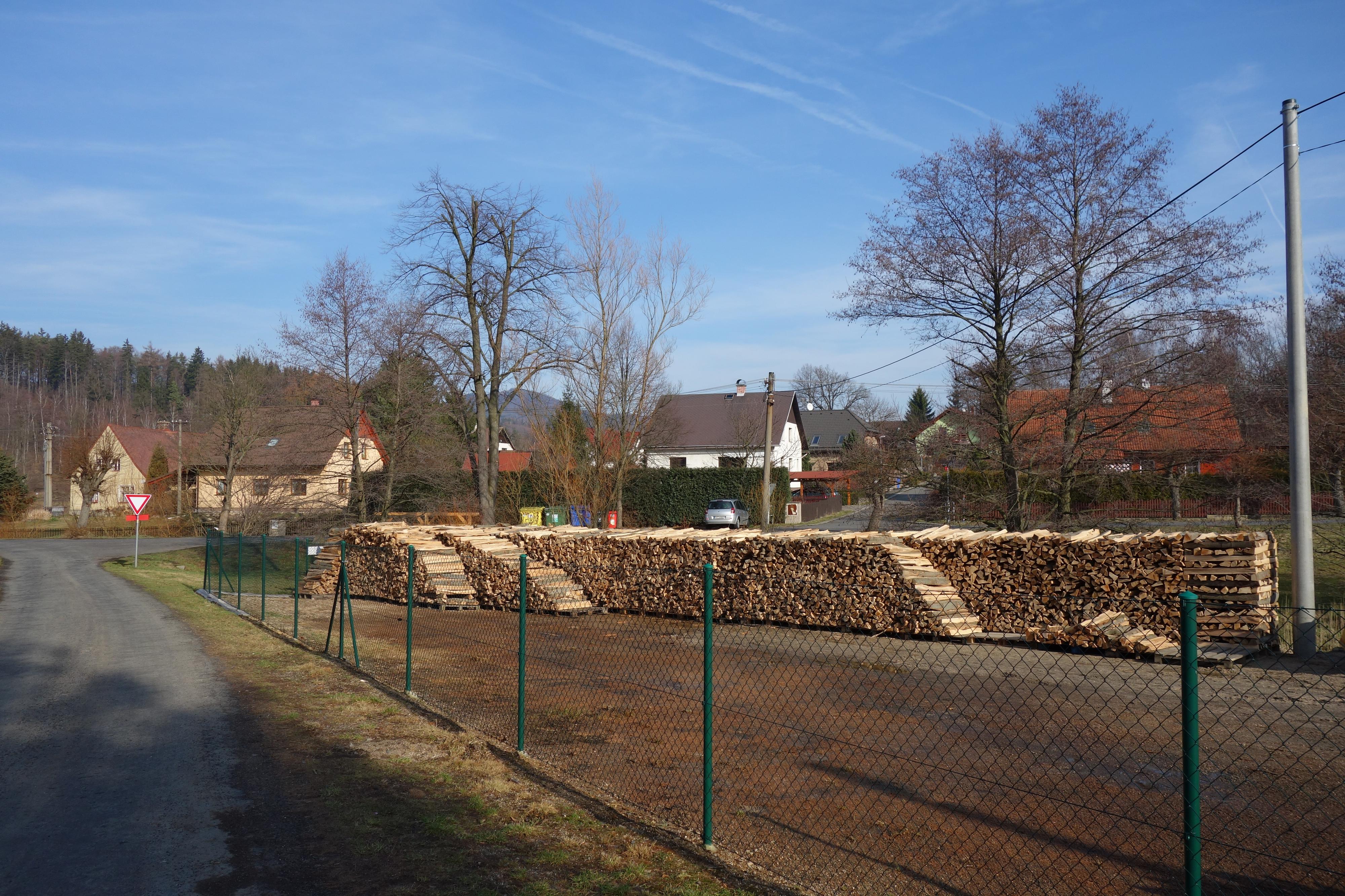Robert Rozycki - Výroba a prodej palivového dřeva.