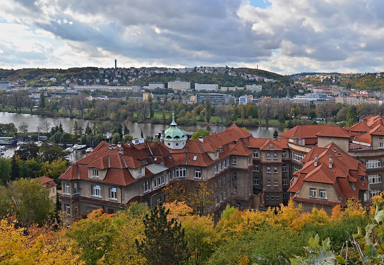 Ústav pro péči o matku a dítě foto 4