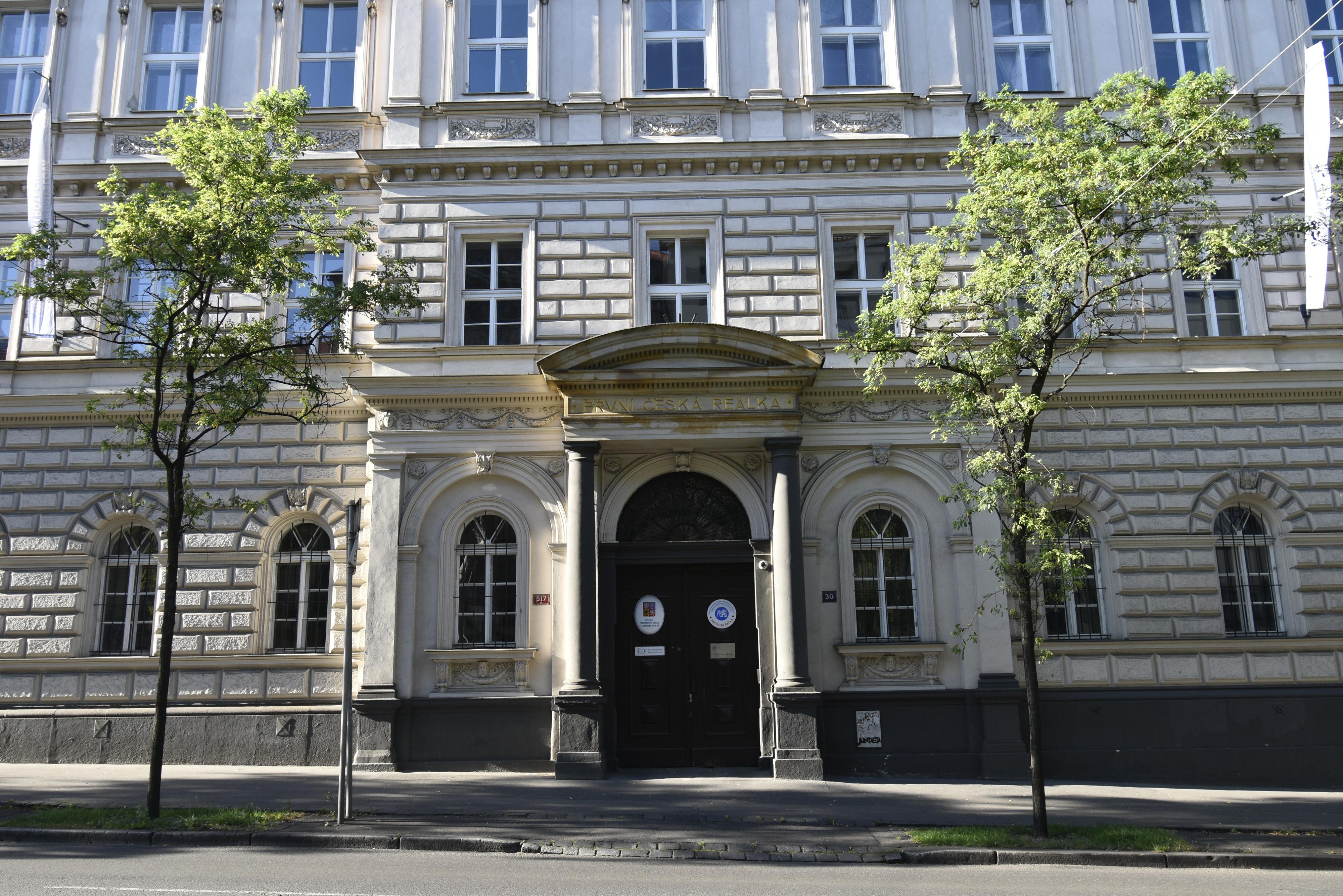 Obchodní akademie, ŠKOLA 2000, Praha, s.r.o. foto 2