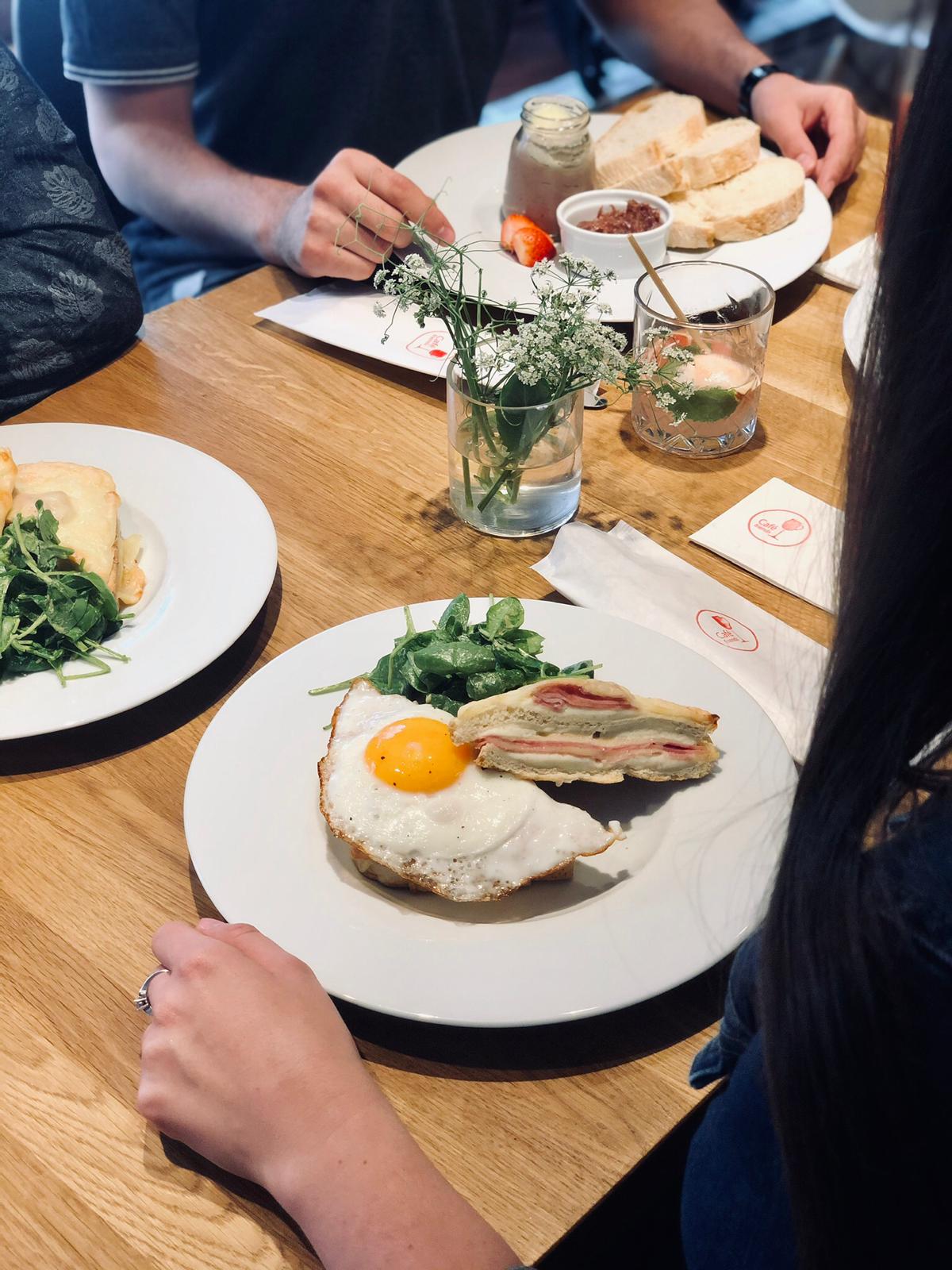 Bistro Café friends foto 4