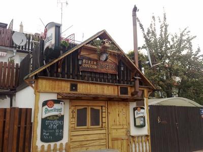 Pizza cotton Monkey Business bar