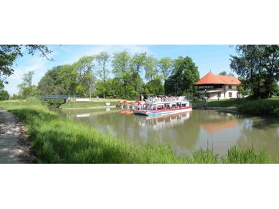 Baťův kanál přístav - půjčovna hausbótů foto 4