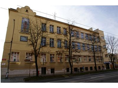 Střední škola obchodní a Vyšší odborná škola, České Budějovice, Husova 9 foto 2