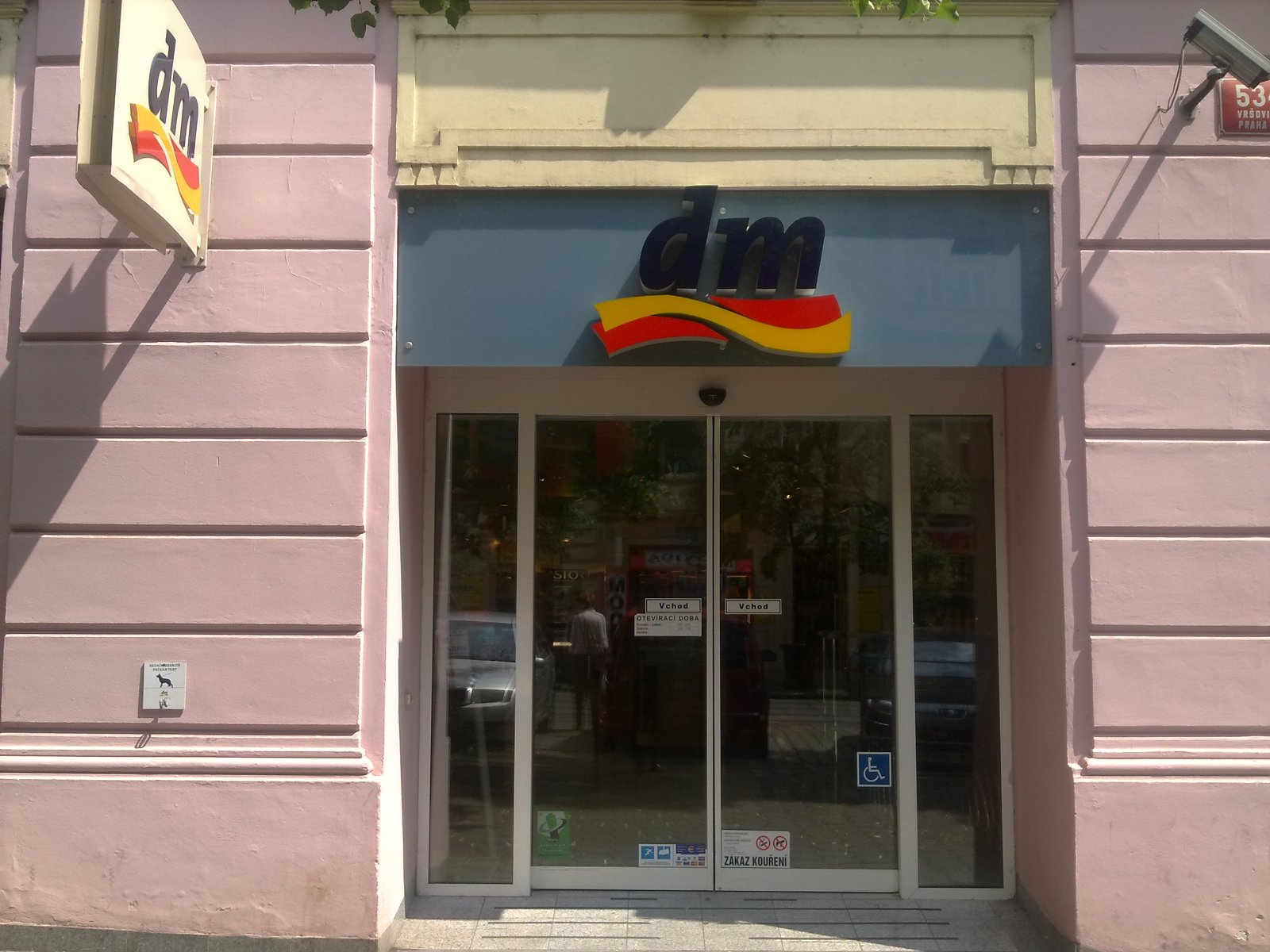 dm drogerie markt s.r.o. foto 2