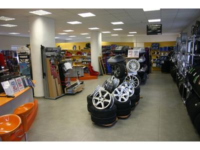 RENOCAR, a.s. - Pneu a tuning foto 3