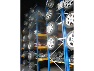 AUTOVRAKOVIŠTĚ - AUTODÍLY KADLEC foto 4