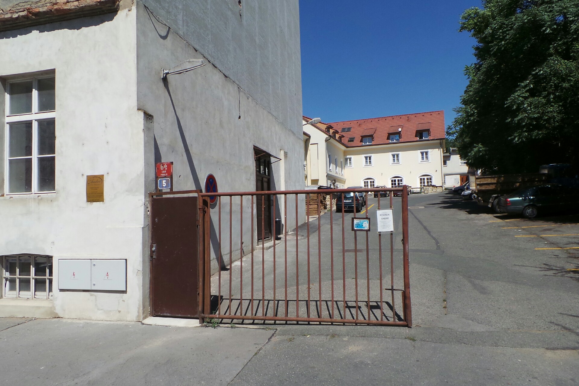 Universal Export, s.r.o.