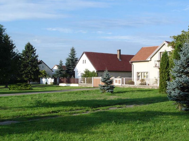 Kněžičky - obecní úřad foto 3