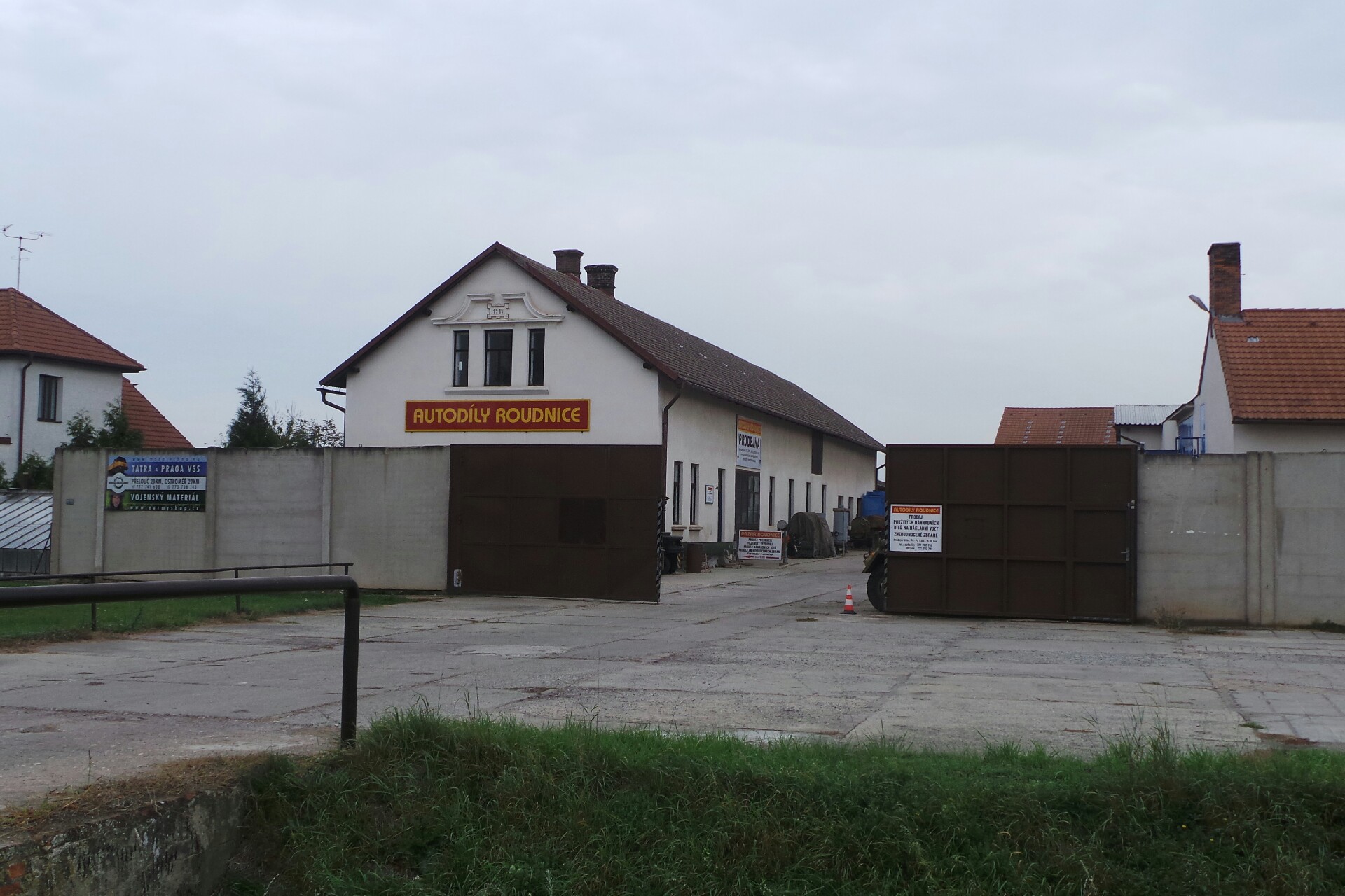 AUTODÍLY ROUDNICE, s.r.o. - prodej zbraní a vojenské techniky