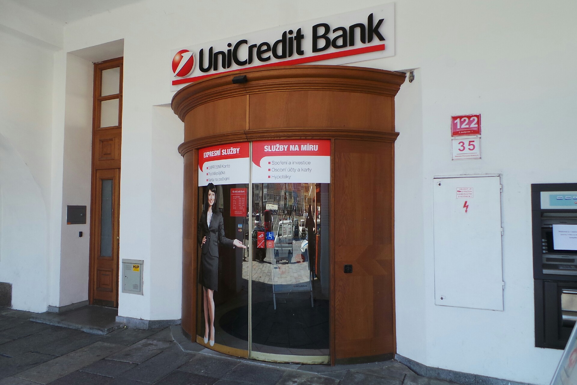 UniCredit Bank Czech Republic and Slovakia, a.s. foto 2