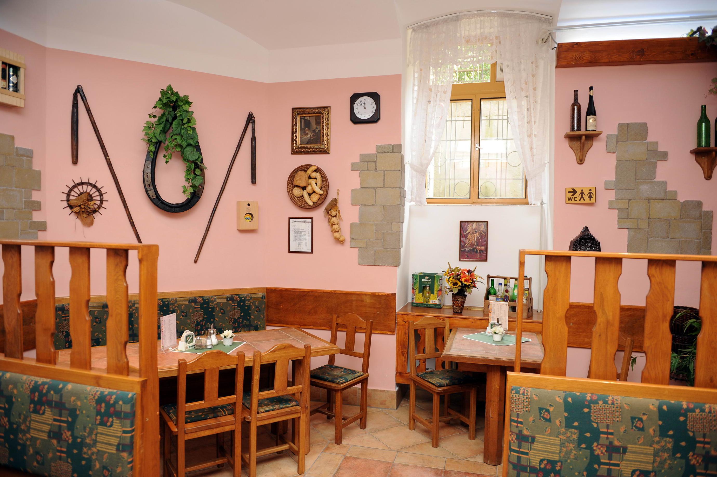 Restaurace Slovanský sklípek foto 1