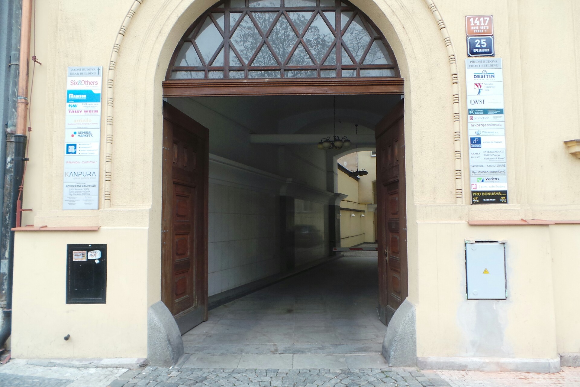 Mgr. et Mgr. Marek Čechovský, advokát