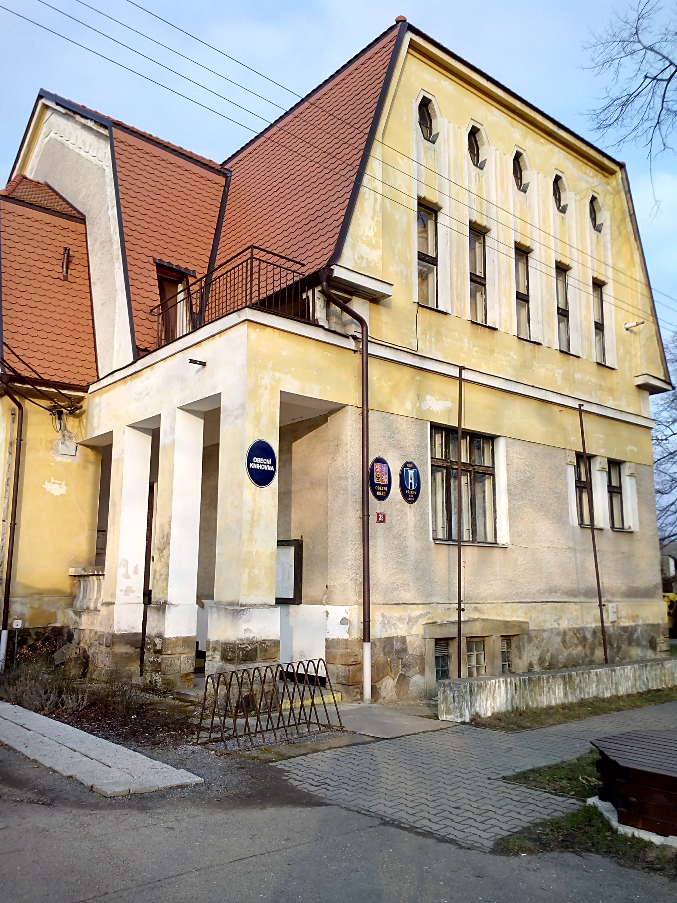 Přerov nad Labem - obecní úřad foto 2