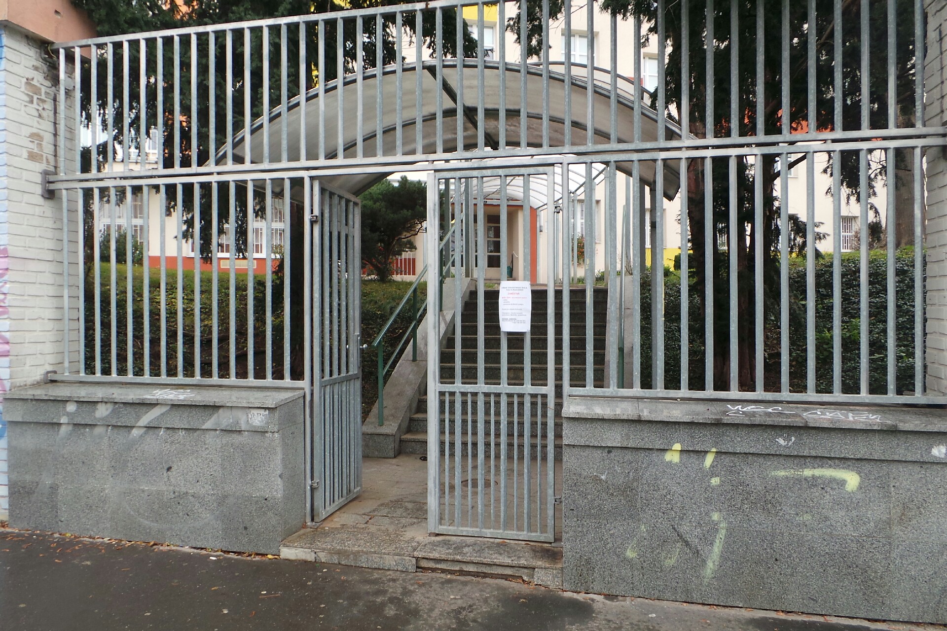 Ústav etiky a humanitních studií 3. LF - Univerzita Karlova