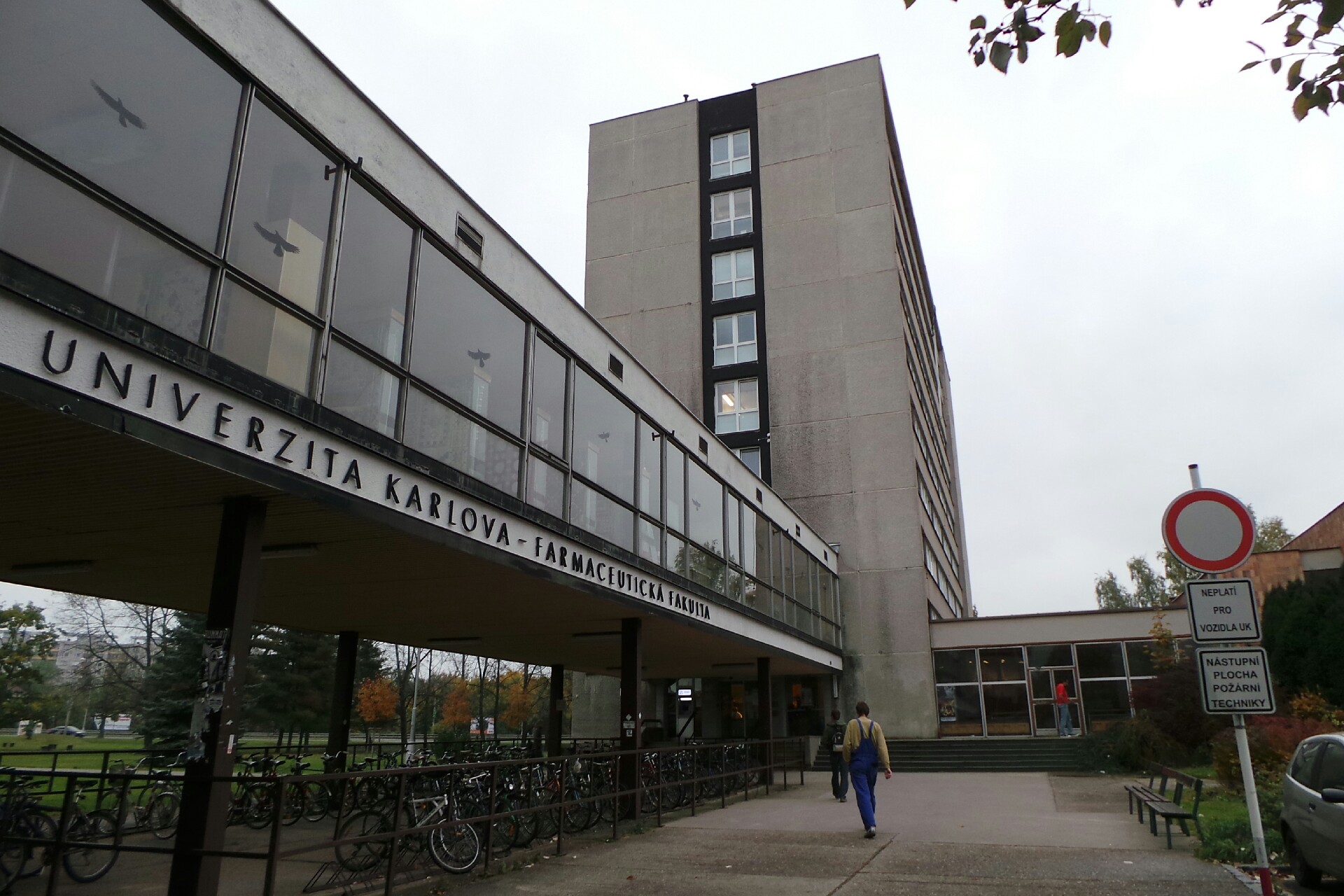 Katedra biofyziky a fyzikální chemie Farmaceutické fakulty - Univerzita Karlova