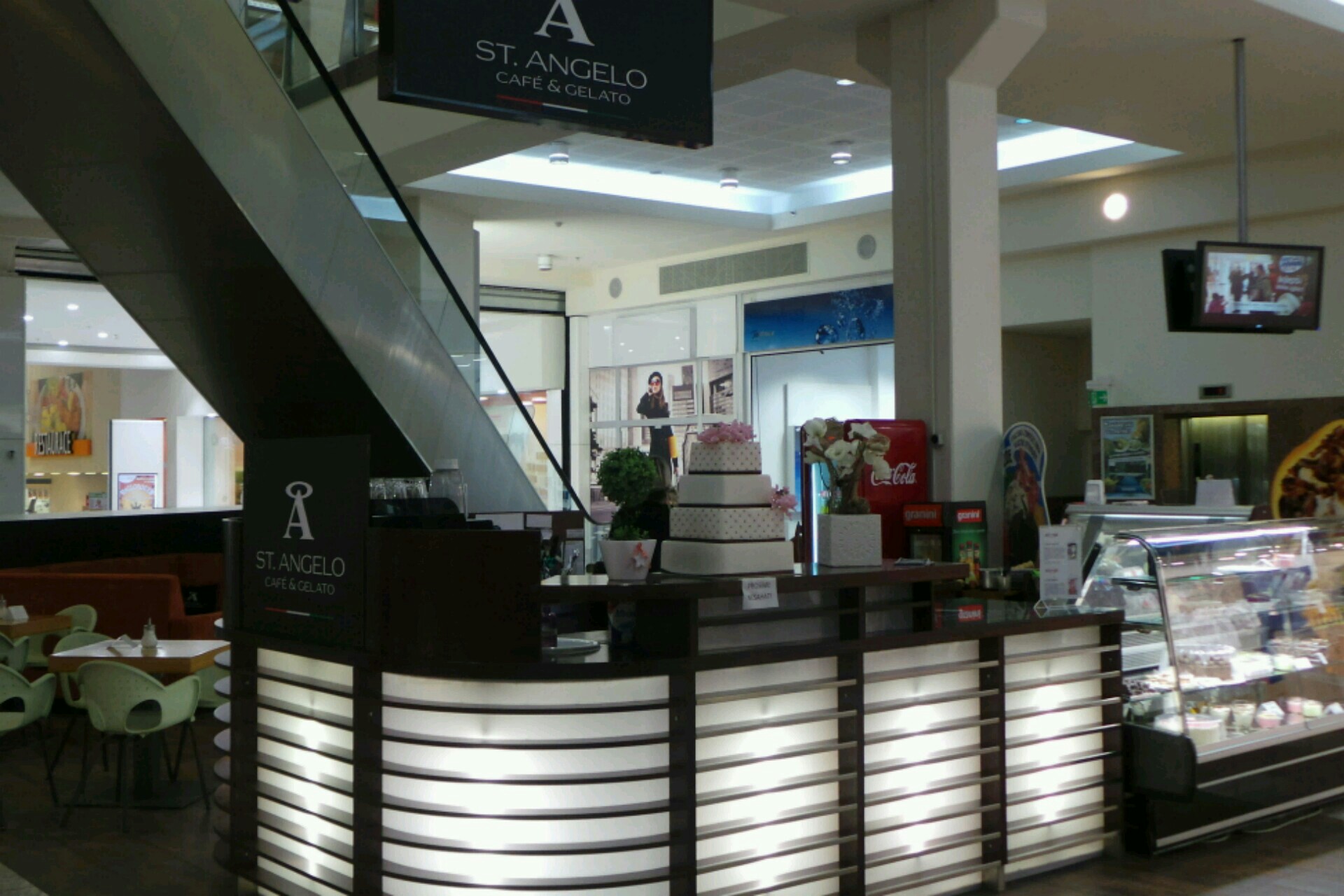 ST. ANGELO CAFÉ & GELATO